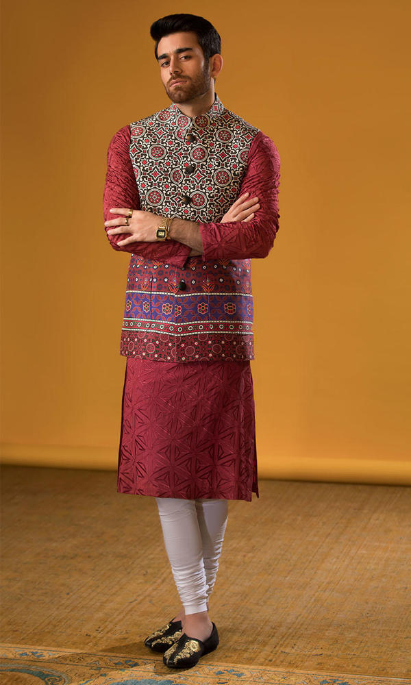 Maroon Self-Embroidered Cotton Waistcoat Kurta (3-Piece) - Image 5