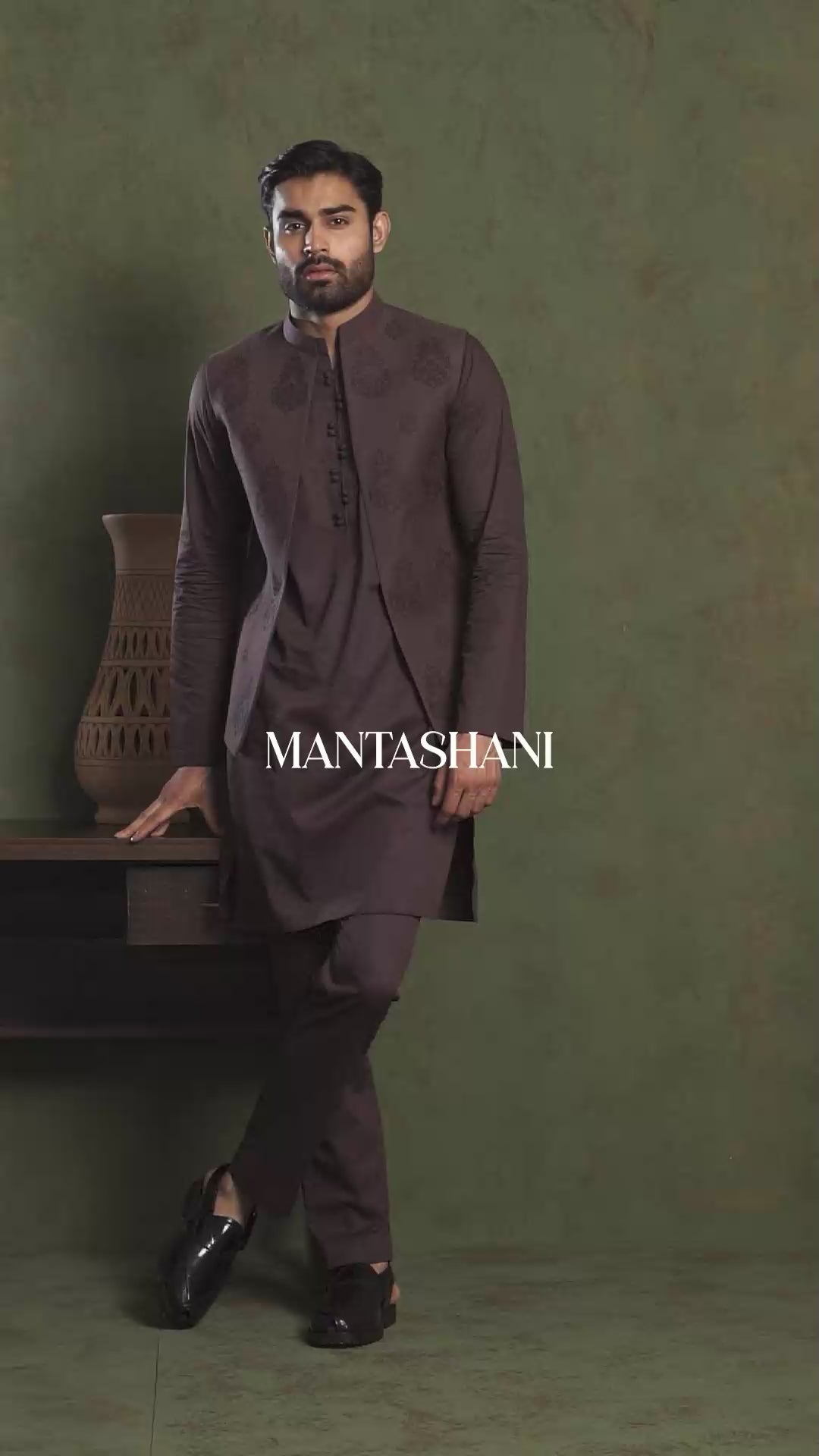 Maroon Jacquard Waistcoat Kurta Set (3-Piece) - Image 4