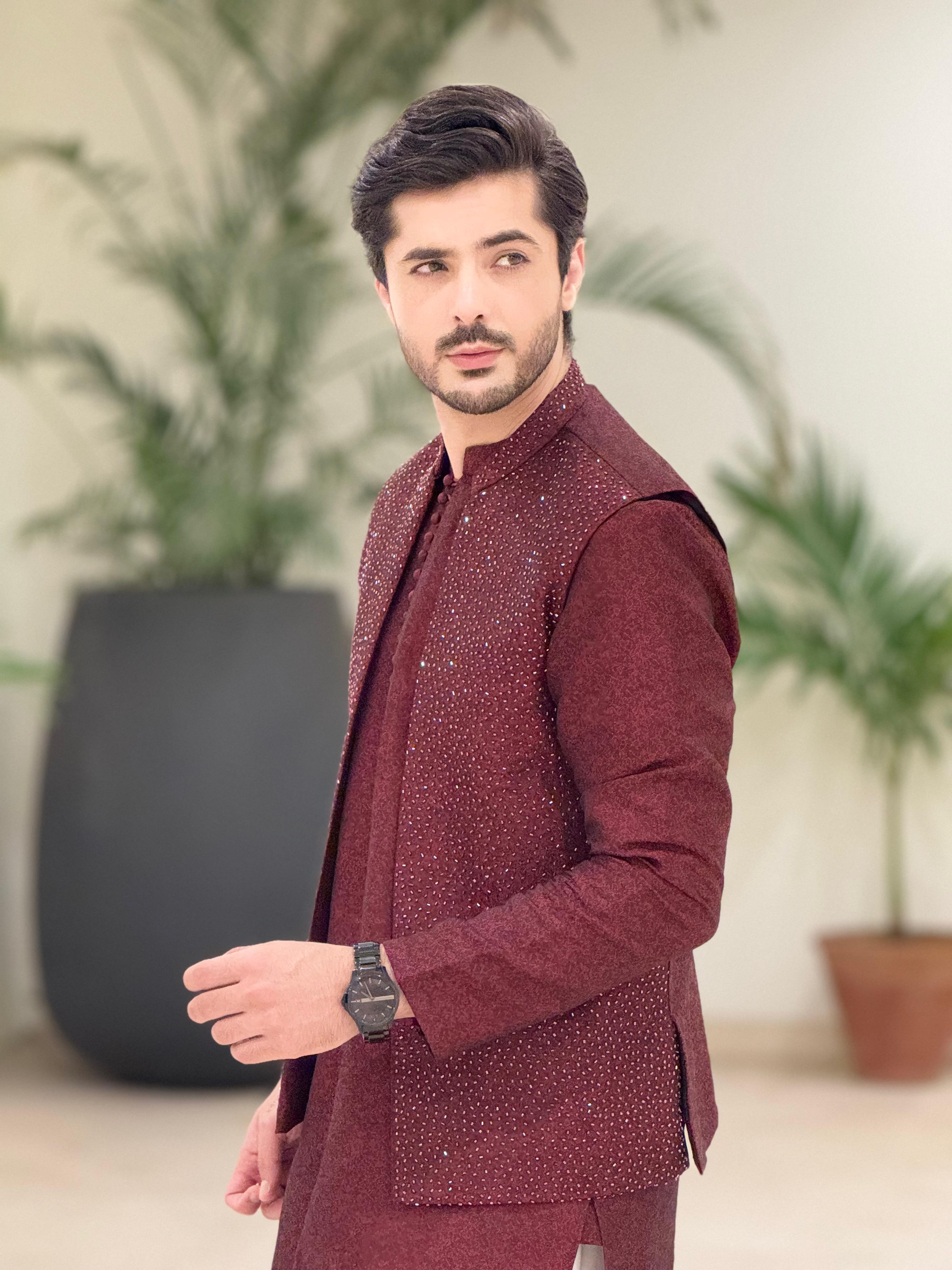 Dark Maroon Cutdana Jamawar Waistcoat Kurta (3-Piece) - Image 2