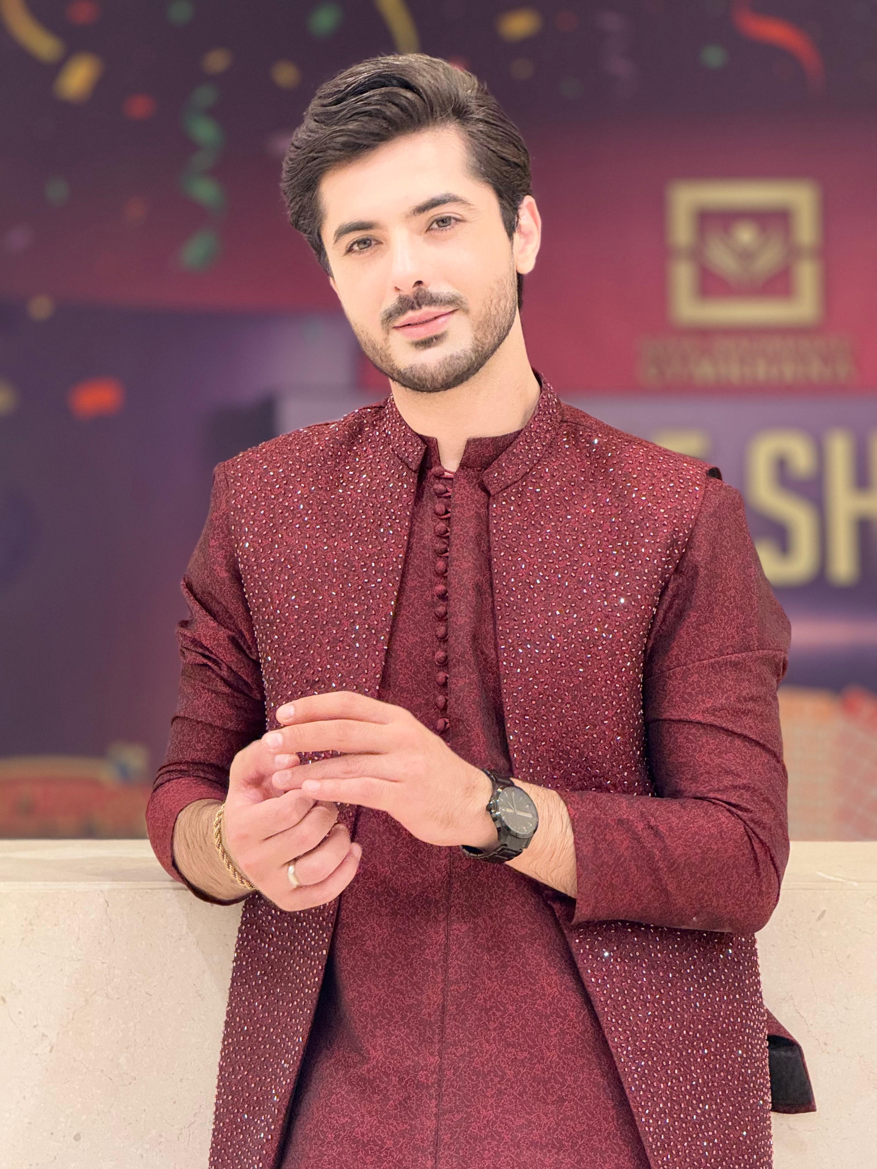 Dark Maroon Cutdana Jamawar Waistcoat Kurta (3-Piece) - Image 3