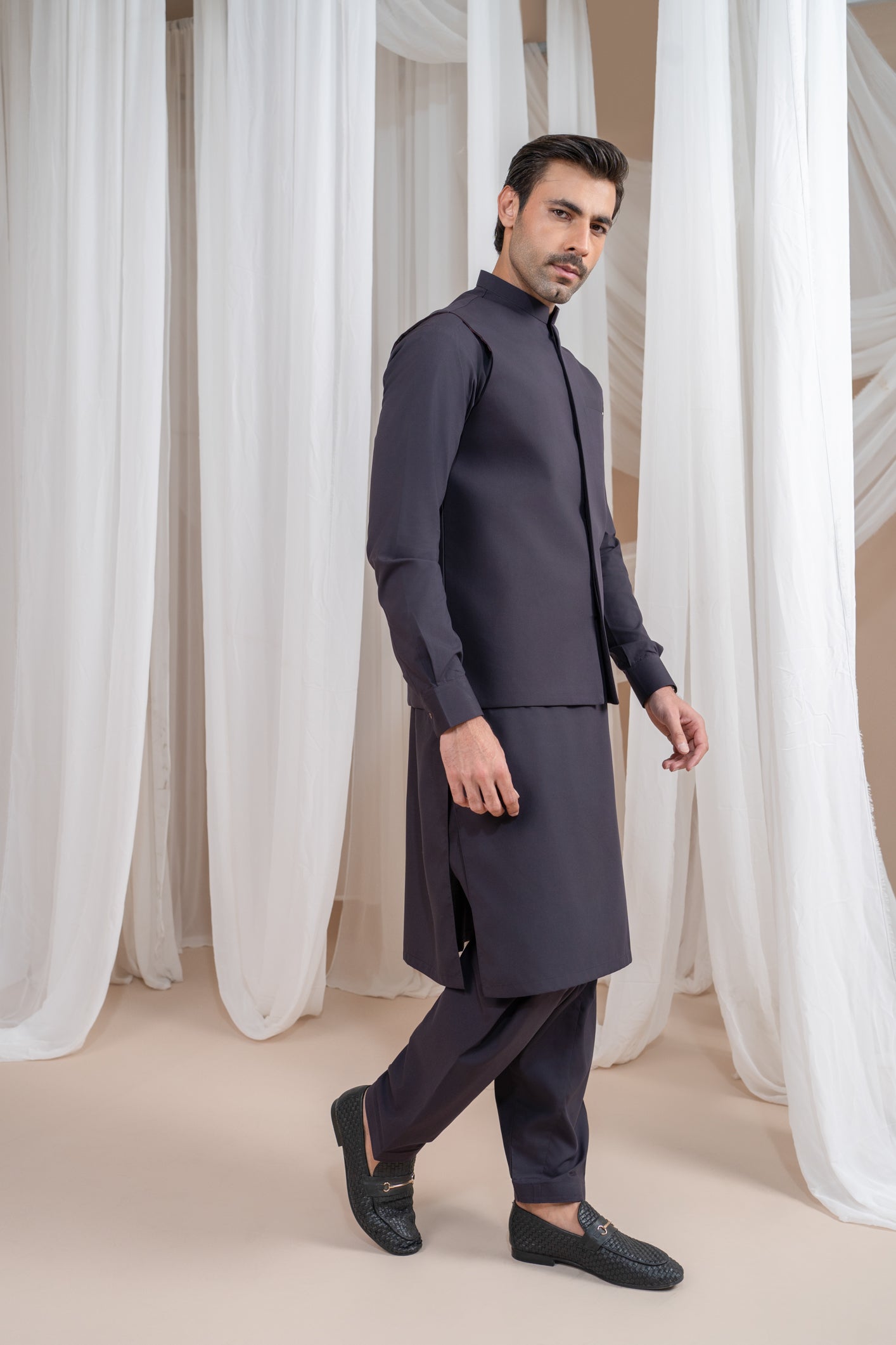 Burgundy Luxury Blended Waistcoat Kurta (3-Piece) - Image 5