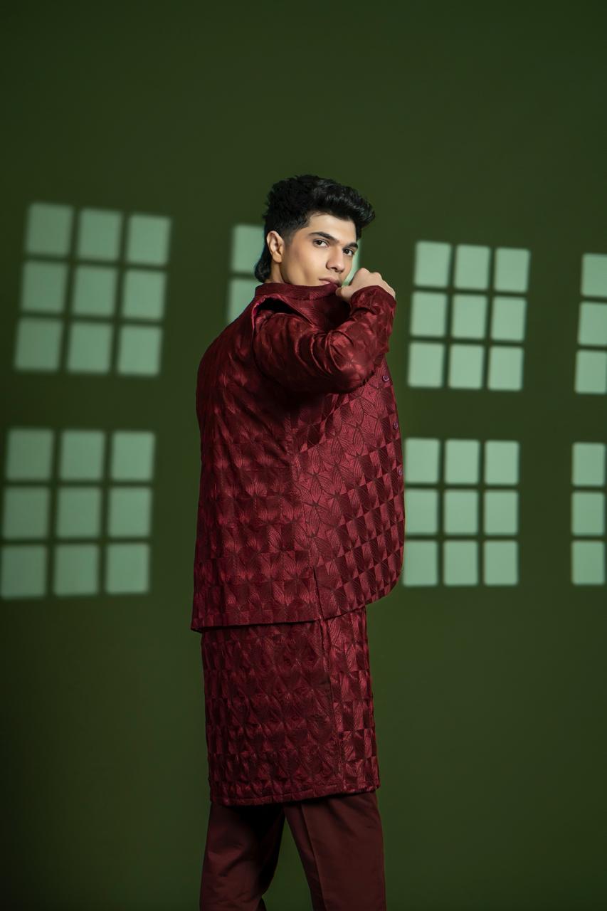 Deep Maroon Textured Silk-Blend Waistcoat Kurta (3-Piece) - Image 3