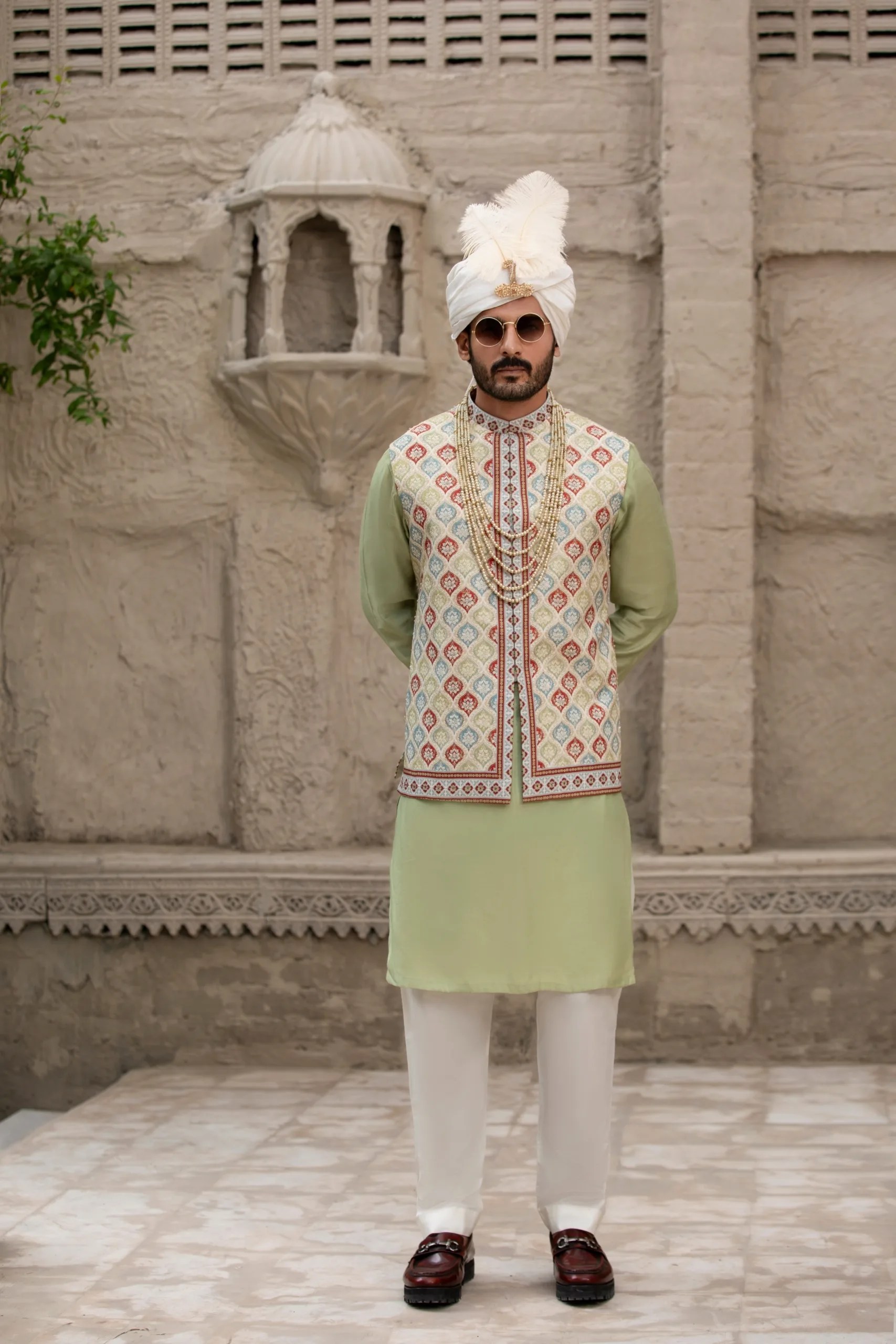 Multicolour Embroidered Silk-Blend Waistcoat Kurta (3-Piece) - Image 3