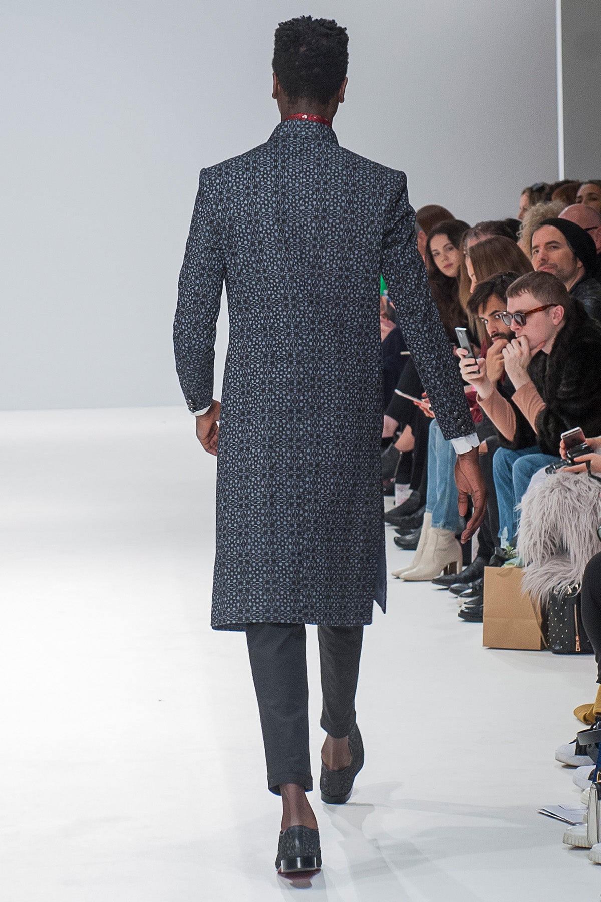 Navy Geometric Suiting Achkan Sherwani (2-Piece) - Image 2