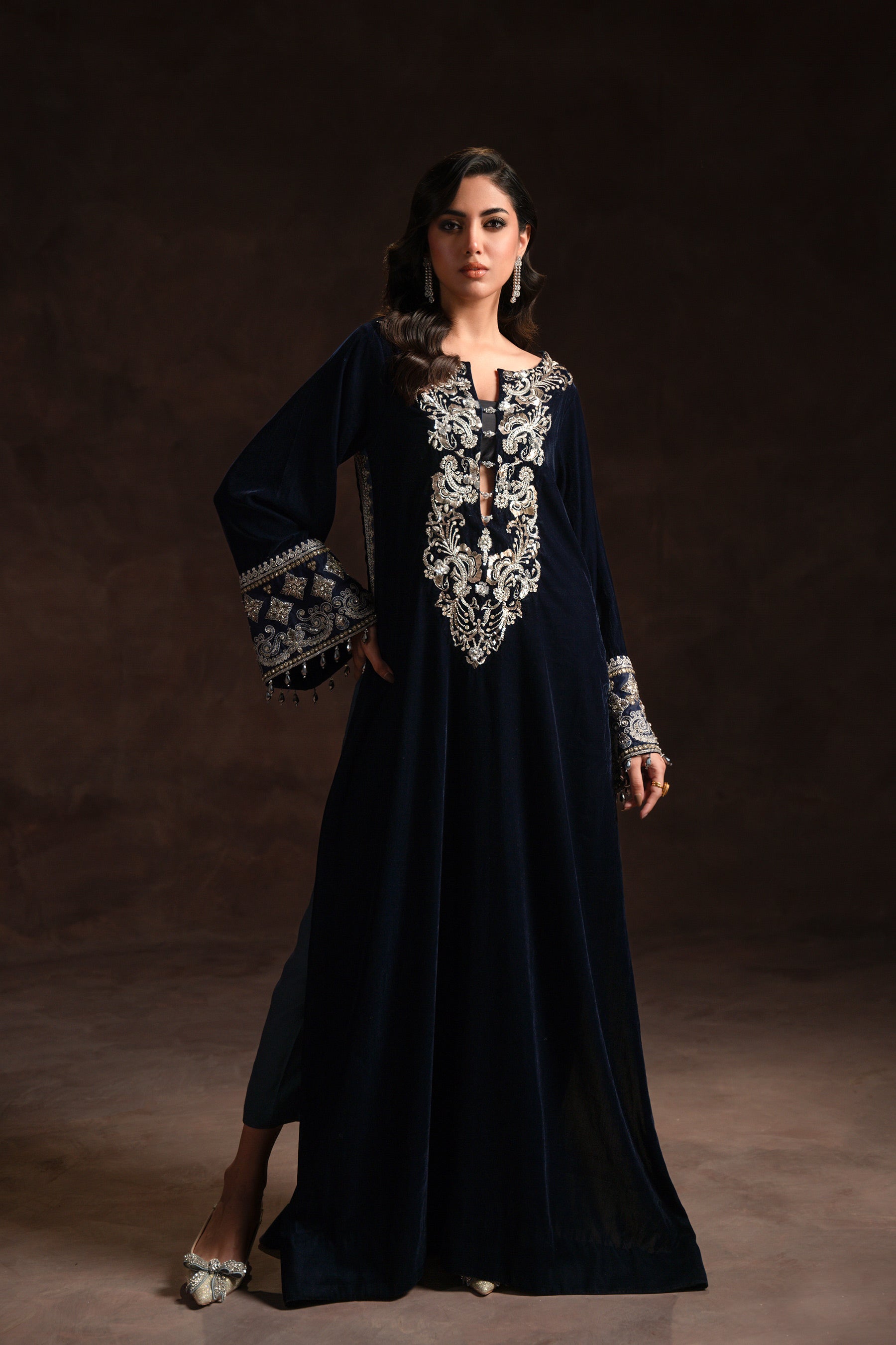 Pakistani Navy Blue Mukesh Badla Velvet Kaftan (3-Piece) - Image 2
