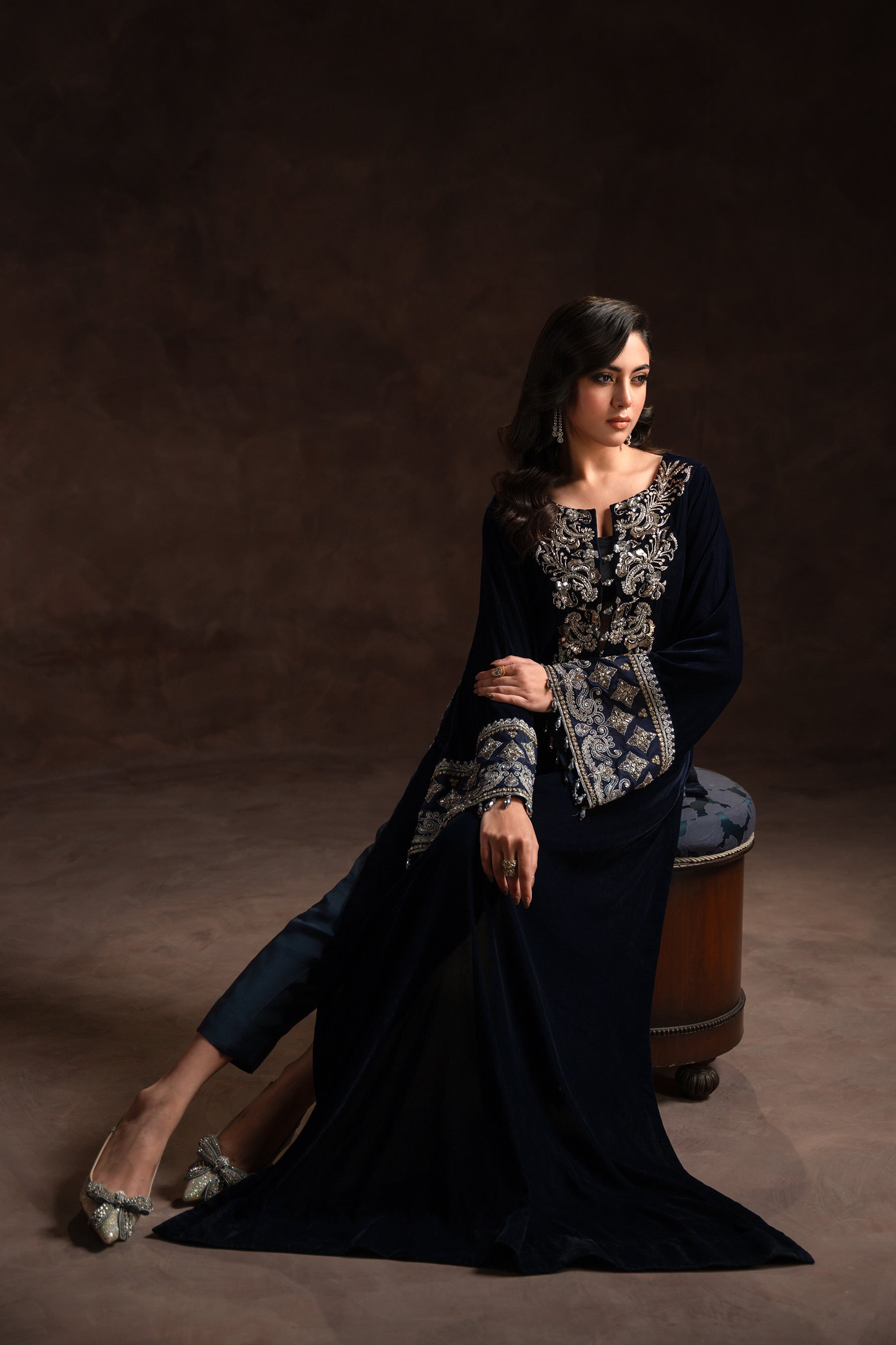 Pakistani Navy Blue Mukesh Badla Velvet Kaftan (3-Piece) - Image 4