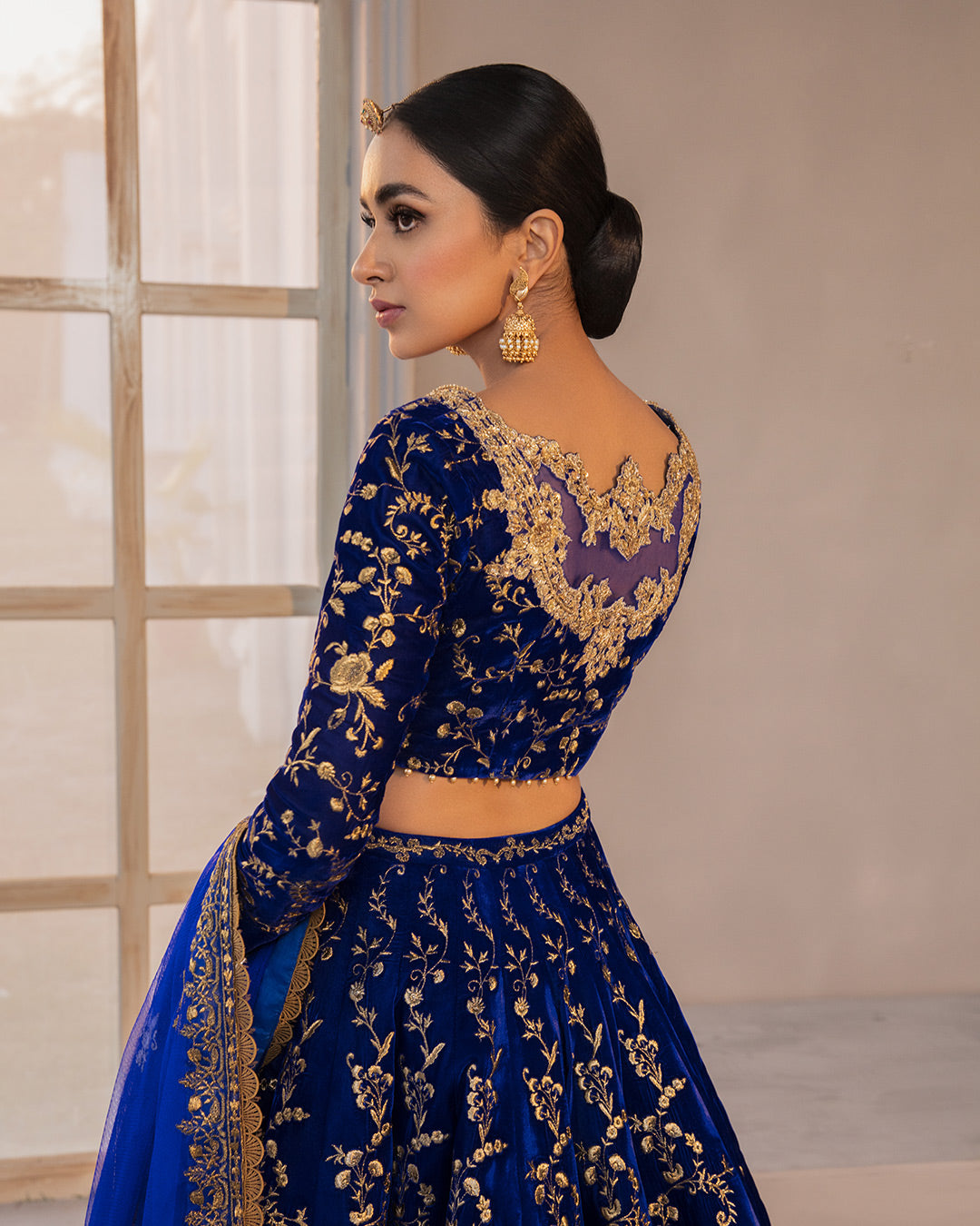 Navy Blue Embroidered Velvet Lehenga Choli (3-Piece) - Image 4