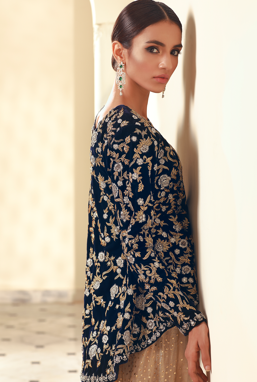 Pakistani Navy Tilla & Dubka Velvet Peplum Lehenga (2-Piece) - Image 3