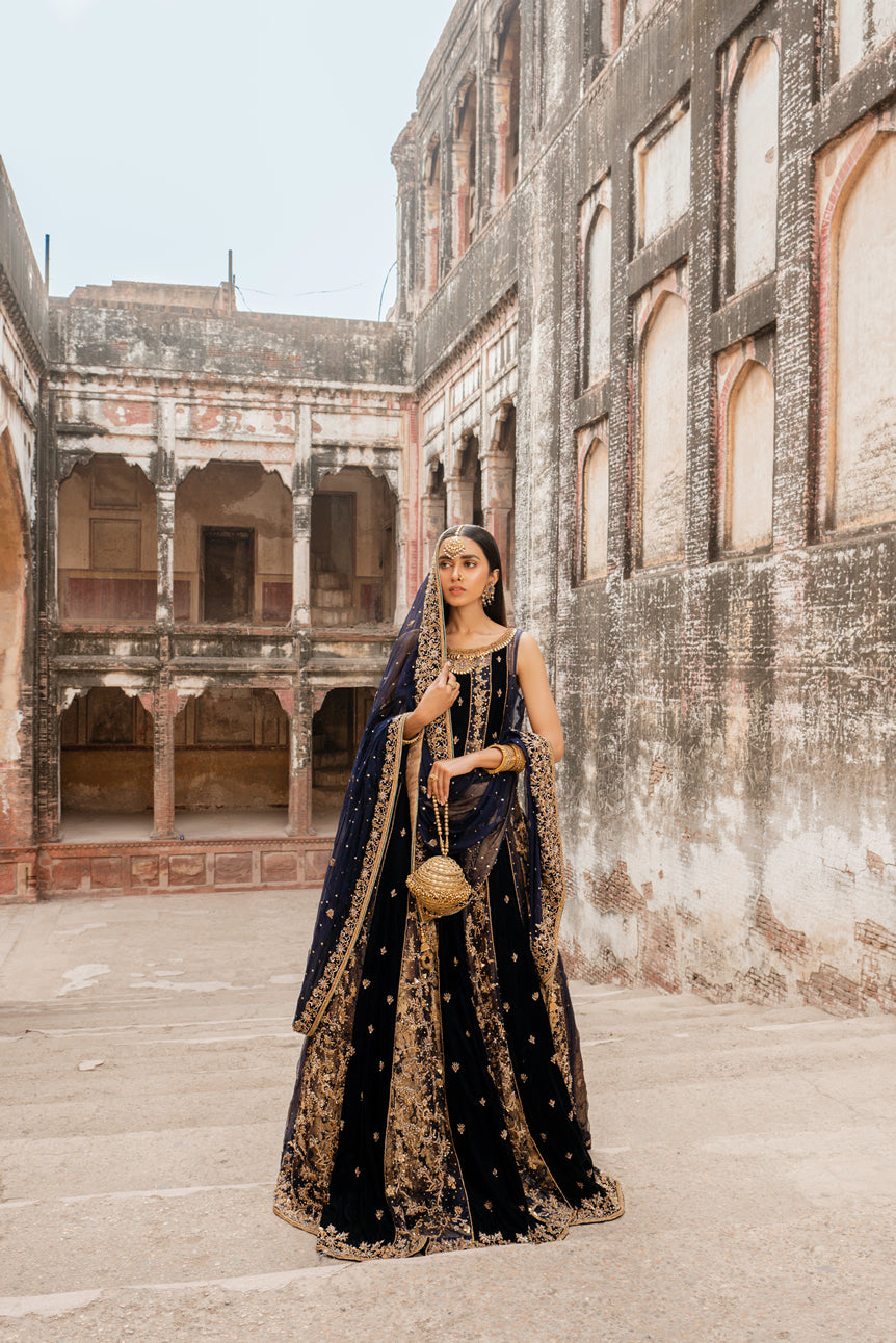 Pakistani Navy Embroidered Velvet & Organza Pishwas (3-Piece) - Image 8