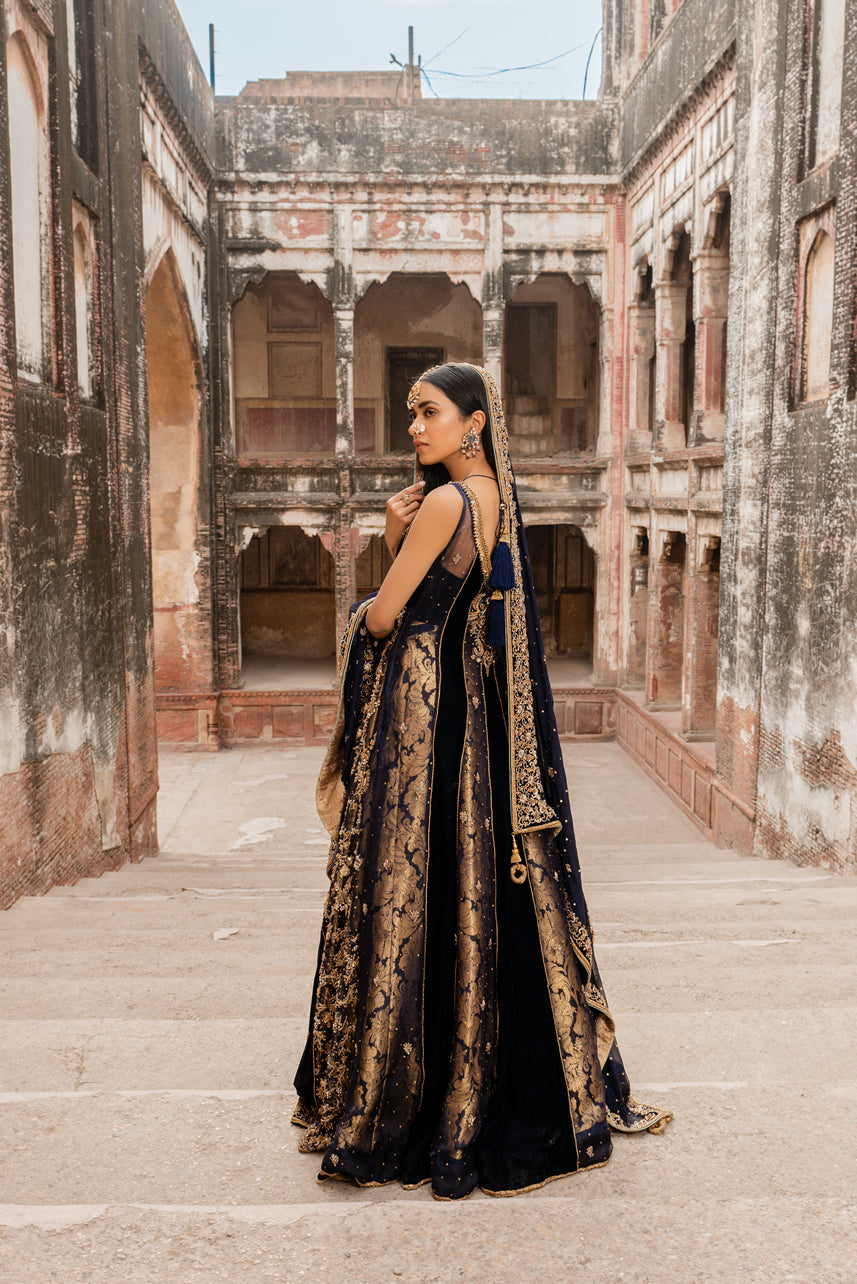 Pakistani Navy Embellished Velvet & Organza Pishwas (3-Piece) - Image 6