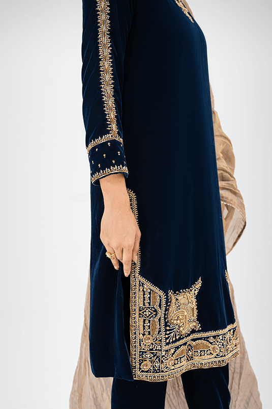 Pakistani Navy Blue Embellished Velvet Salwar Kameez (3-Piece) - Image 5