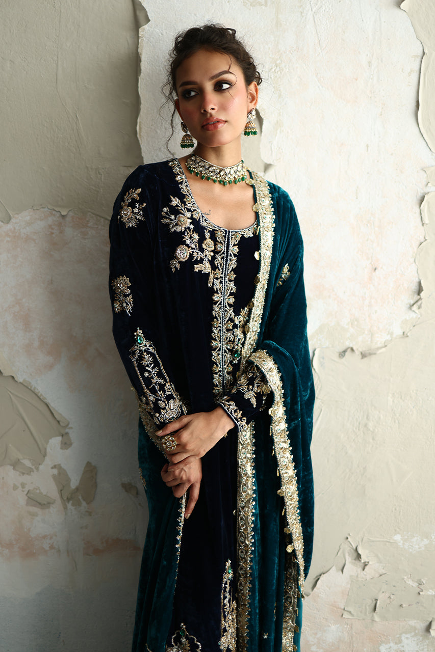 Navy Blue Zardozi Velvet Kurta Set (3-Piece) - Image 10