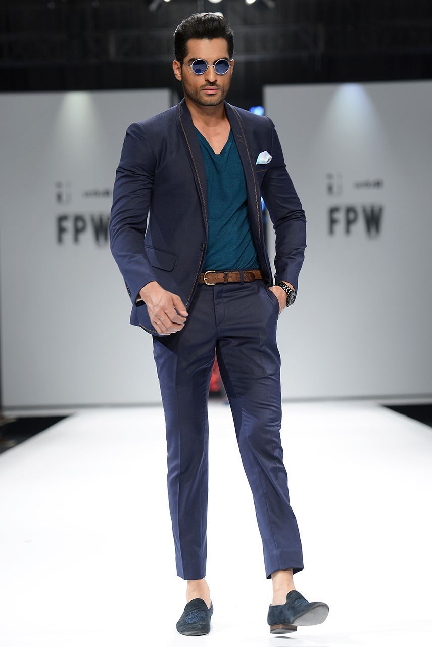 Navy Blue Contrast Lapel Wool-Blend Tuxedo (2-Piece) - Image 2