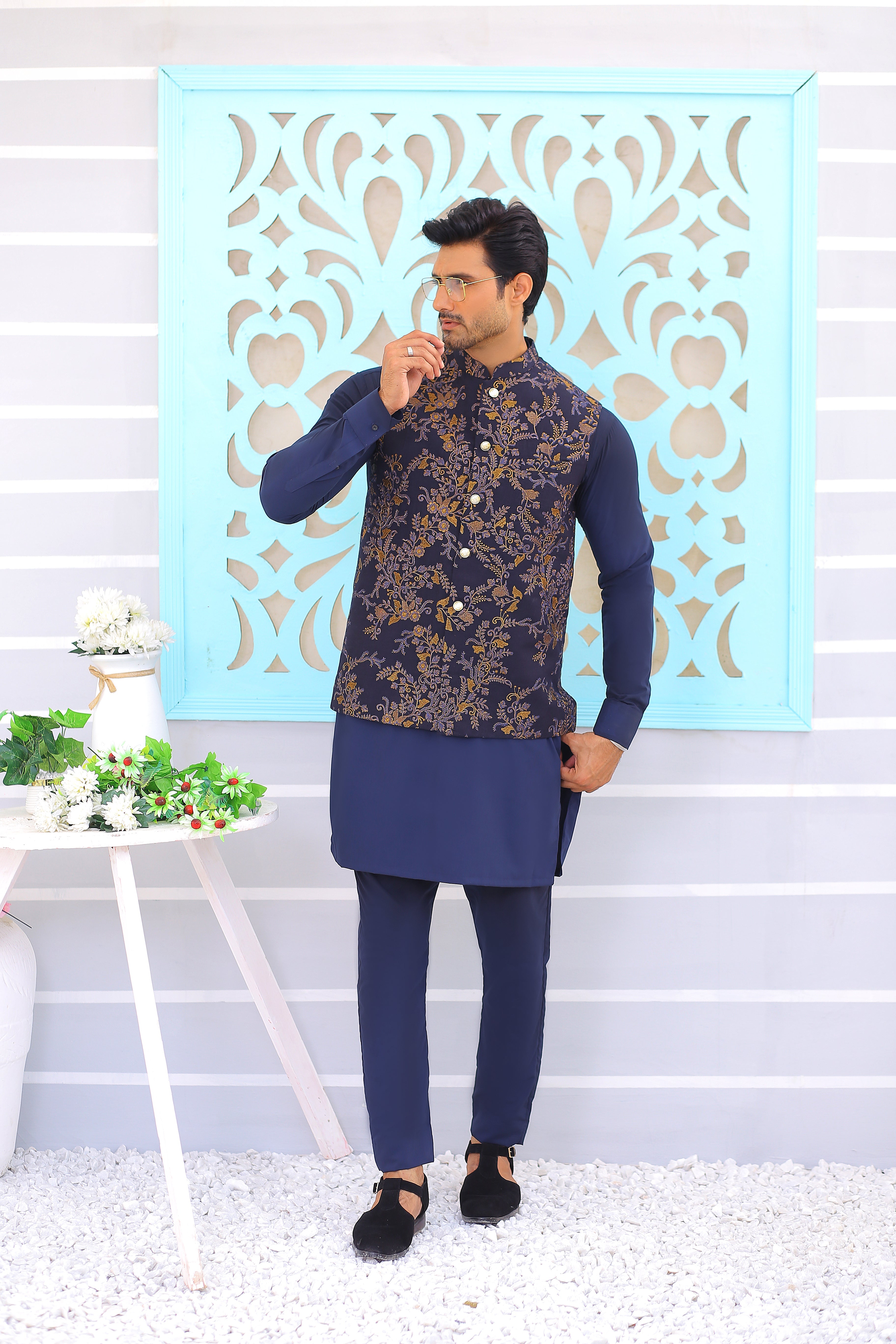 Navy Blue Embroidered Silk-Blend Waistcoat Kurta (3-Piece) - Image 3