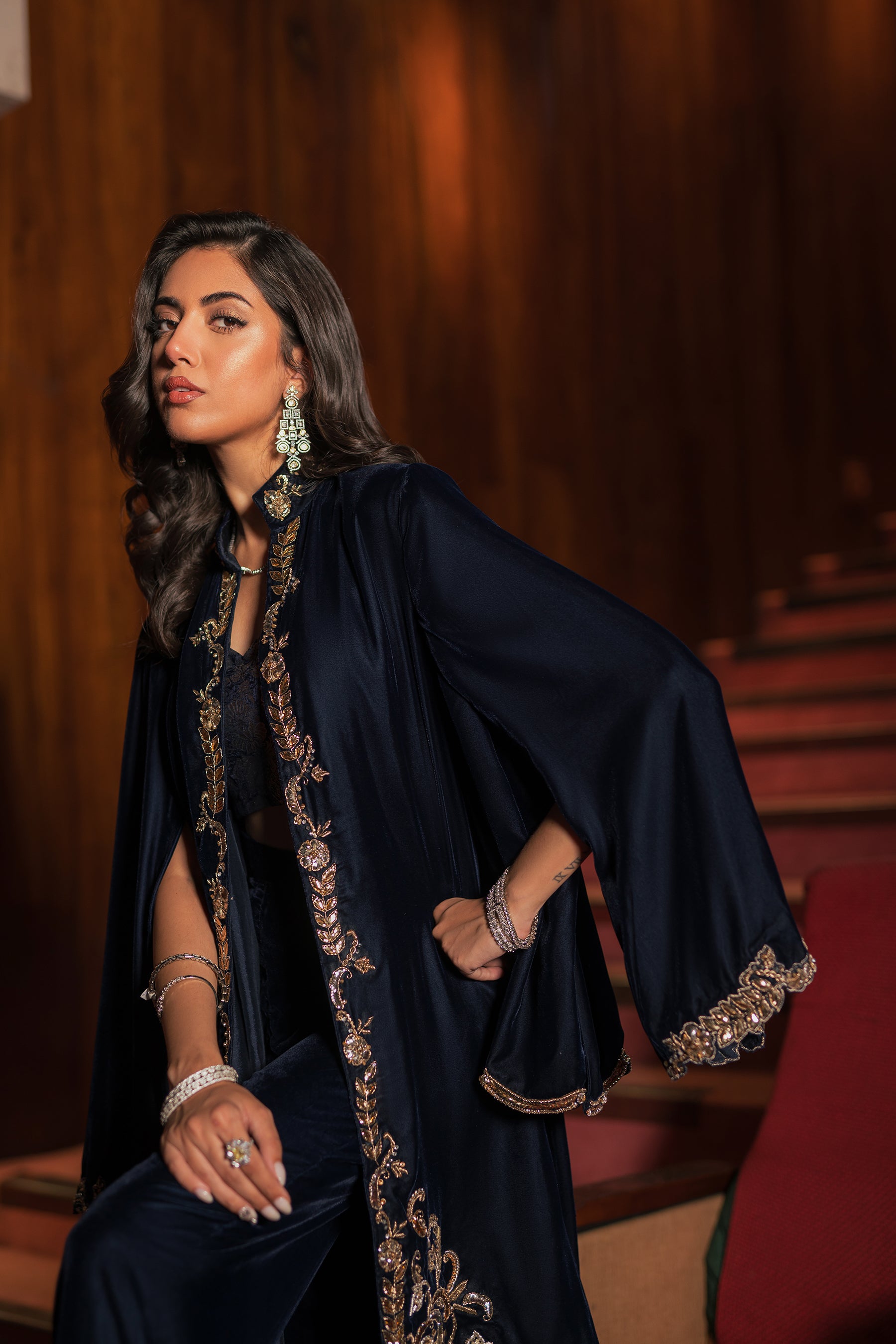 Pakistani Navy Blue Mukesh Zardozi Velvet Cape Jacket (3-Piece) - Image 4