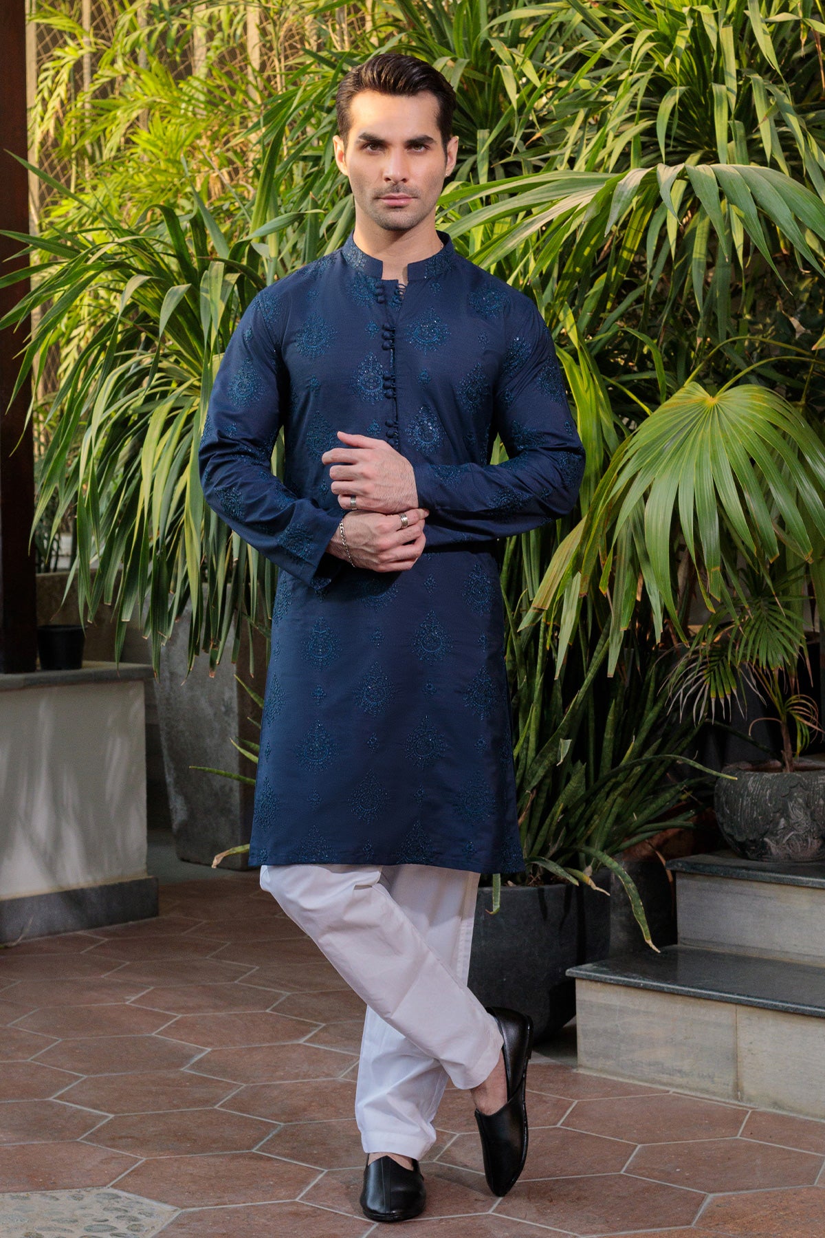 Navy Blue Embroidered Silk-Blend Kurta (2-Piece) - Image 1