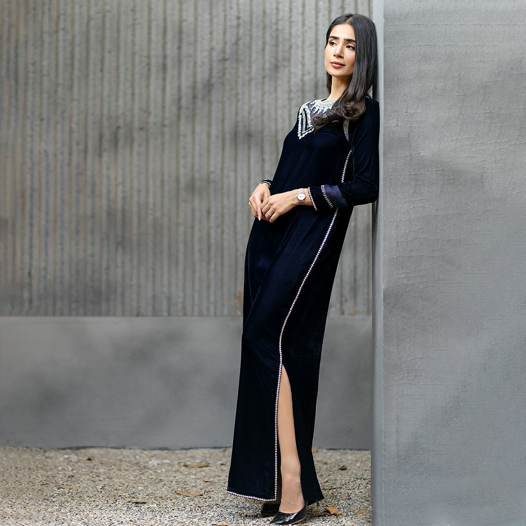 Navy Blue Velvet Kaftan with Silver Dabka Embroidery (1-Pc) - Image 4