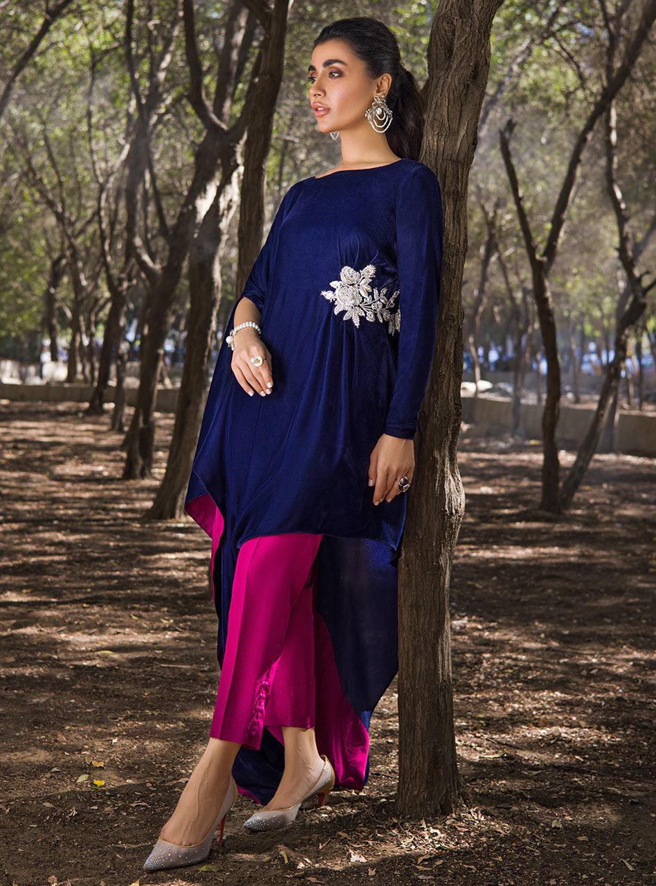 Pakistani Navy Floral Embroidered Velvet Kaftan (2-Piece) - Image 6