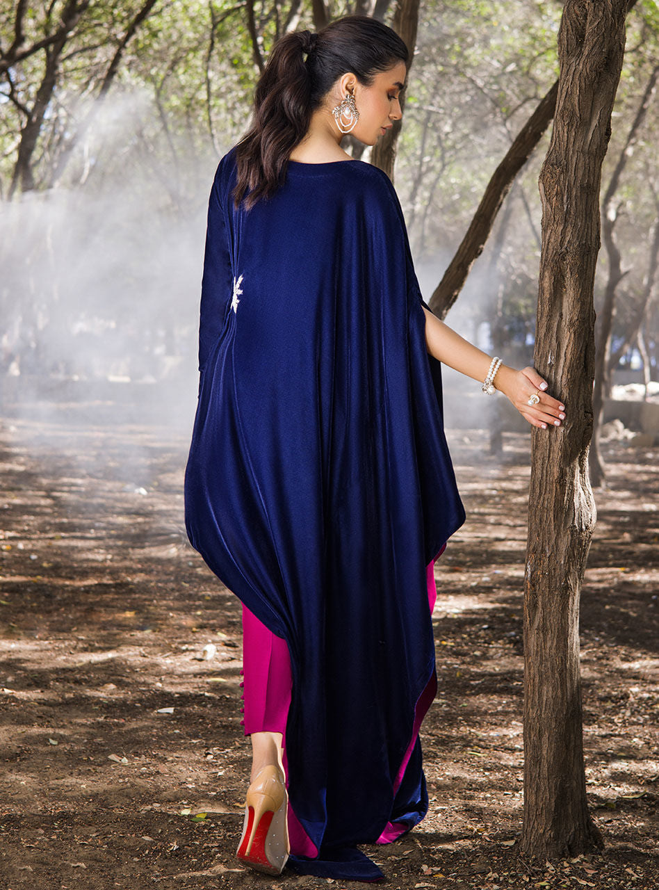 Pakistani Navy Floral Embroidered Velvet Kaftan (2-Piece) - Image 7