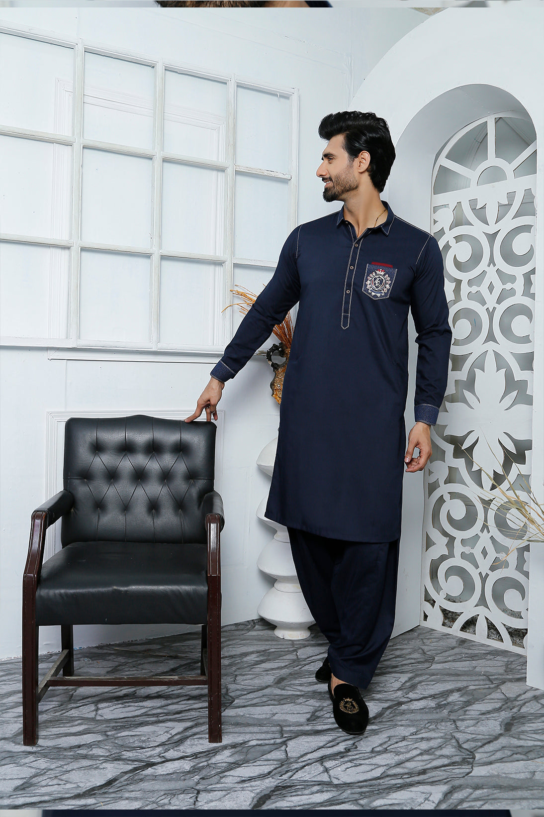 Navy Blue Embroidered Cotton-Blend Kurta Pajama (2-Piece) - Image 1