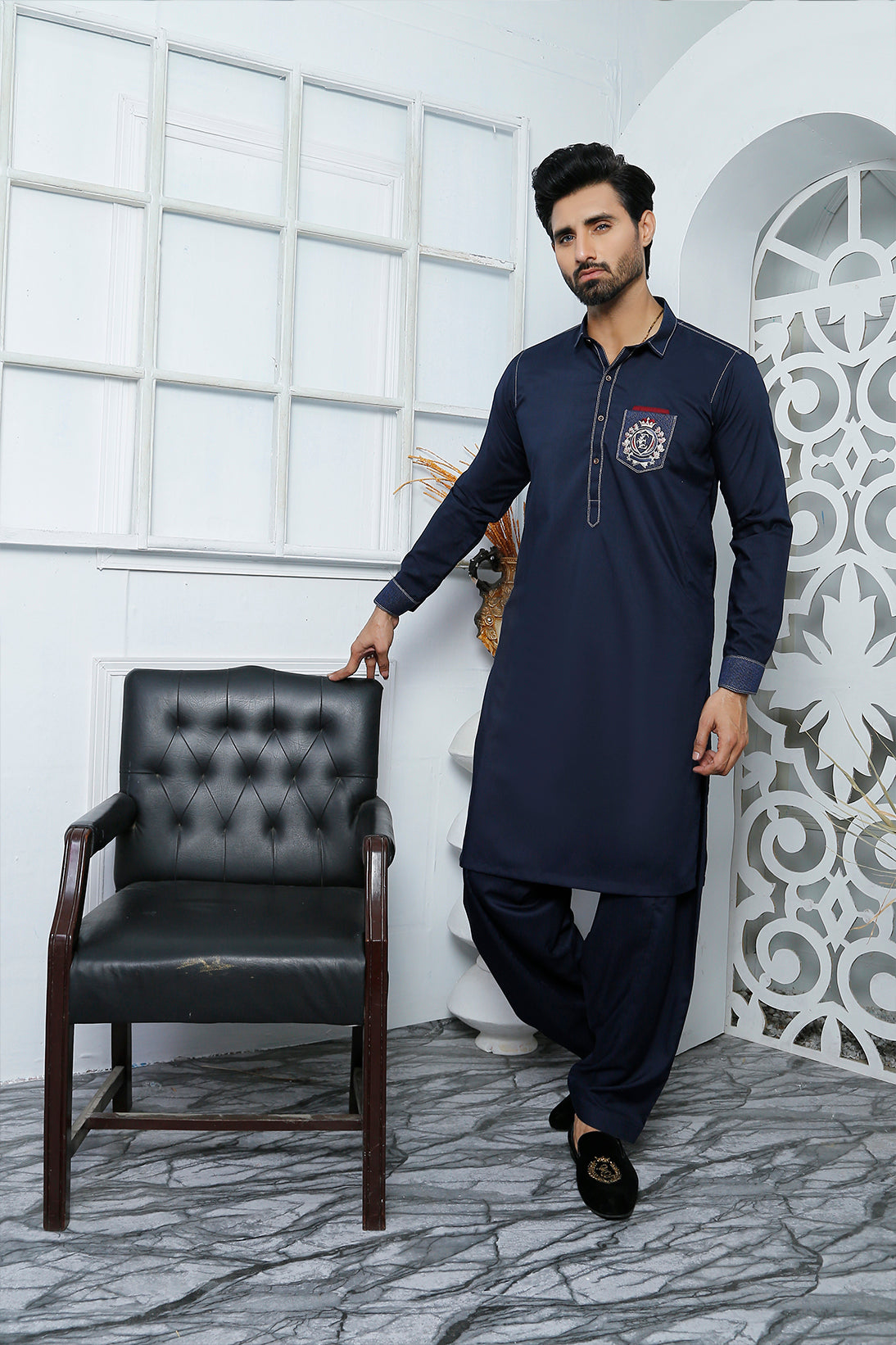 Navy Blue Embroidered Cotton-Blend Kurta Pajama (2-Piece) - Image 3