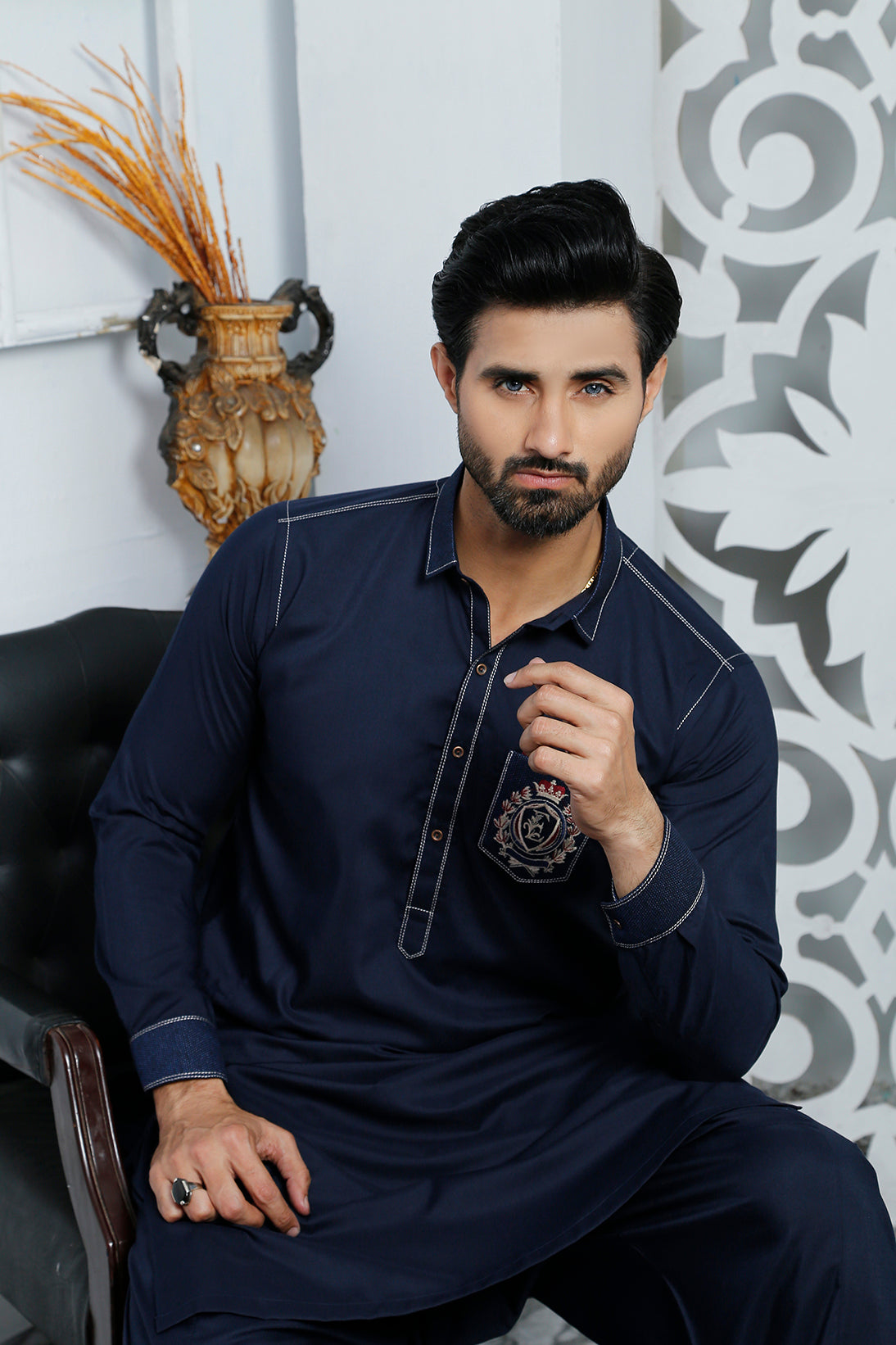 Navy Blue Embroidered Cotton-Blend Kurta Pajama (2-Piece) - Image 4