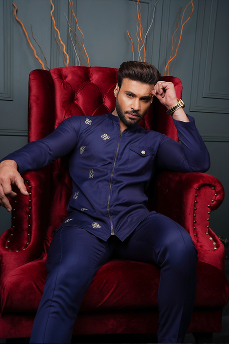 Navy Blue Minimal Embroidered Lightweight Kurta Pajama (2-Piece) - Image 2