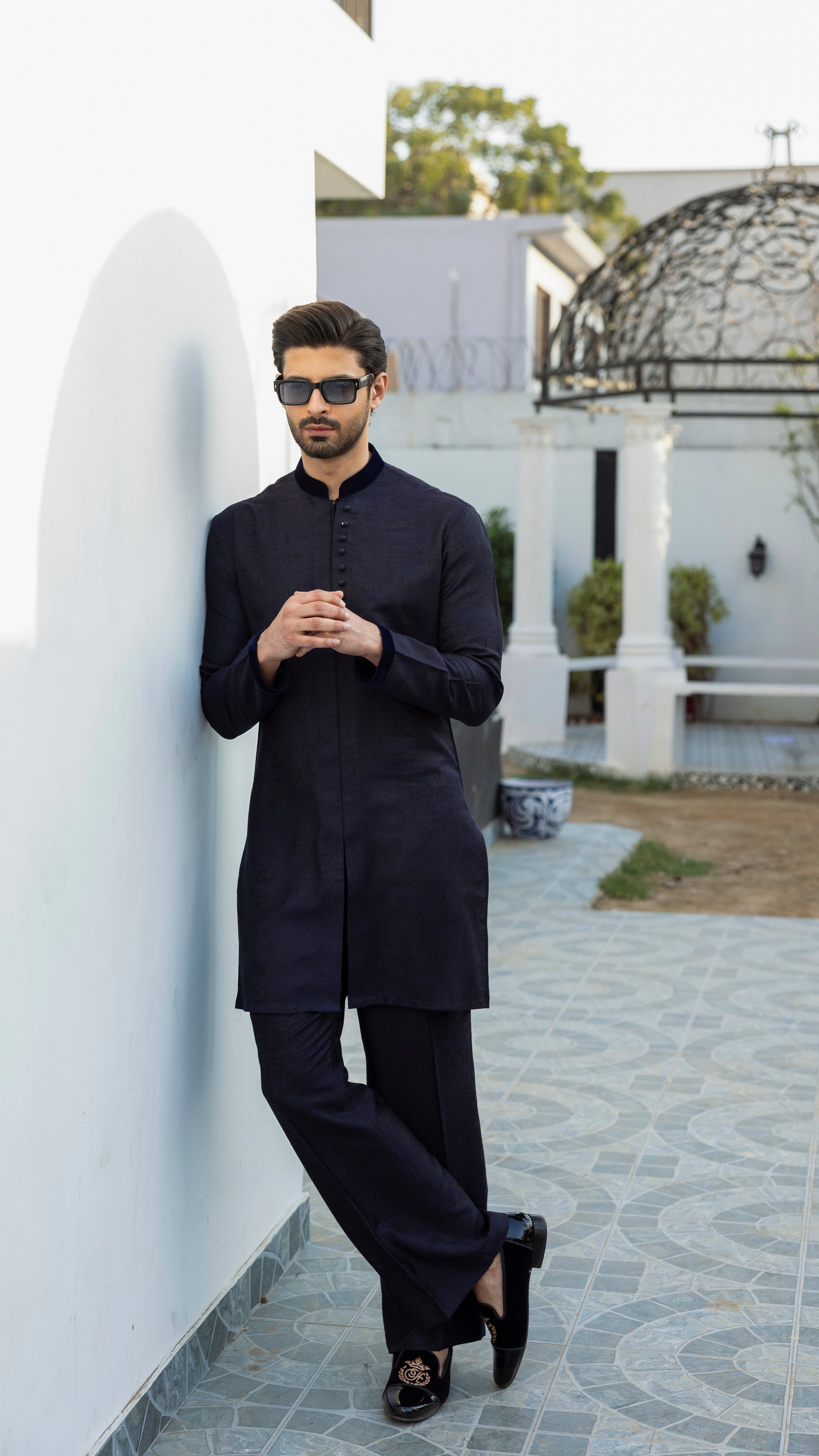 Navy Blue Self-Jacquard Kurta Pajama (2-Piece) - Image 2