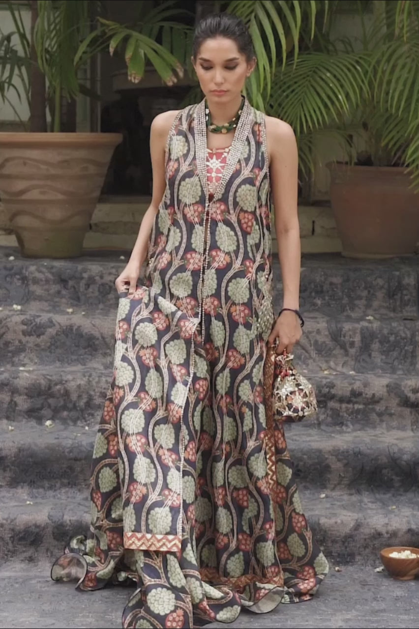 Pakistani Navy & Clementine Embellished Khaddi Silk Lehenga (3-Piece) - Image 11