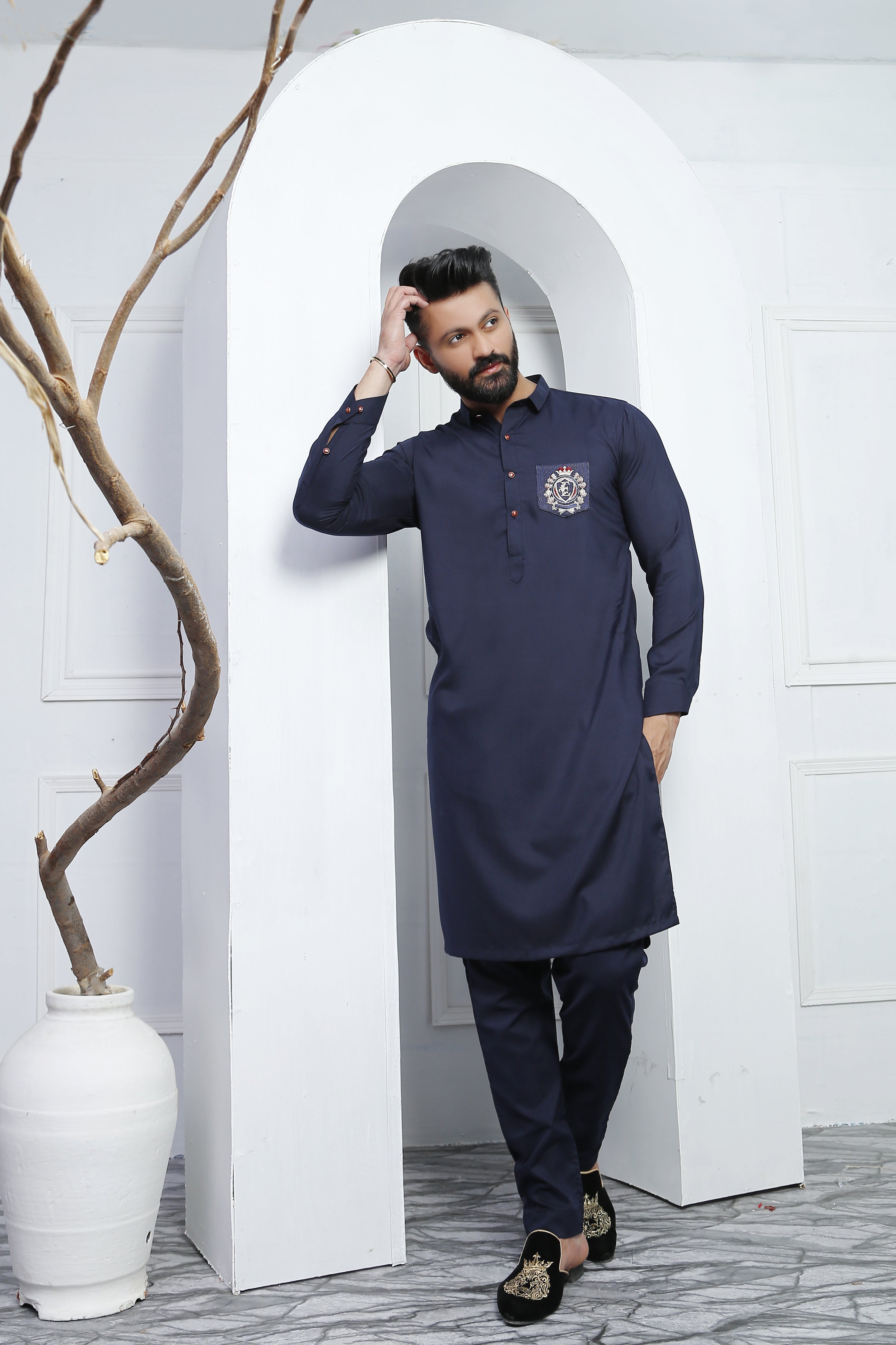 Navy Blue Embroidered Cotton-Blend Kurta Pajama (2-Piece) - Image 2