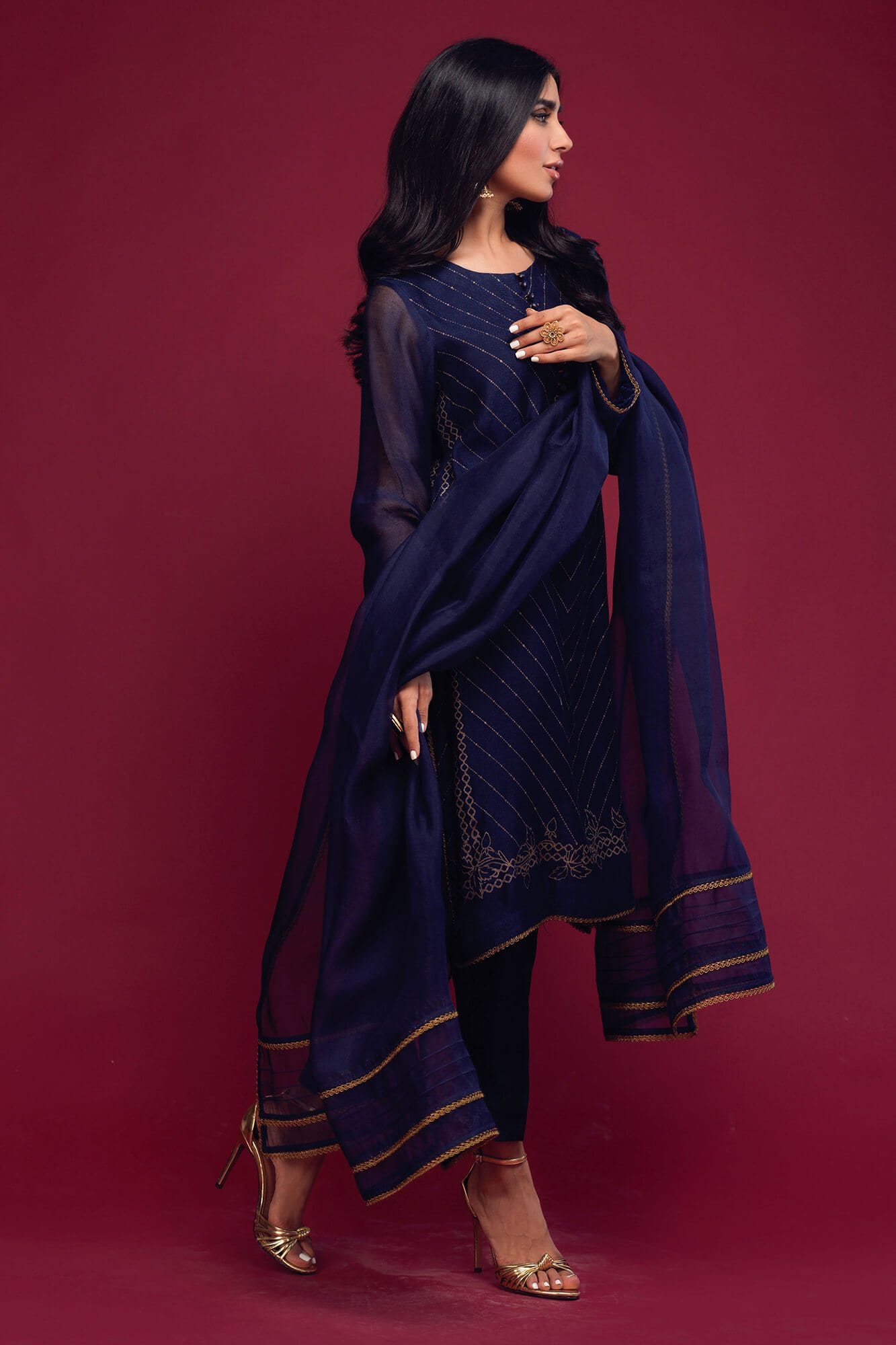 Pakistani Navy Blue Screen-Printed Khaadi Net Salwar Kameez (3-Piece) - Image 3