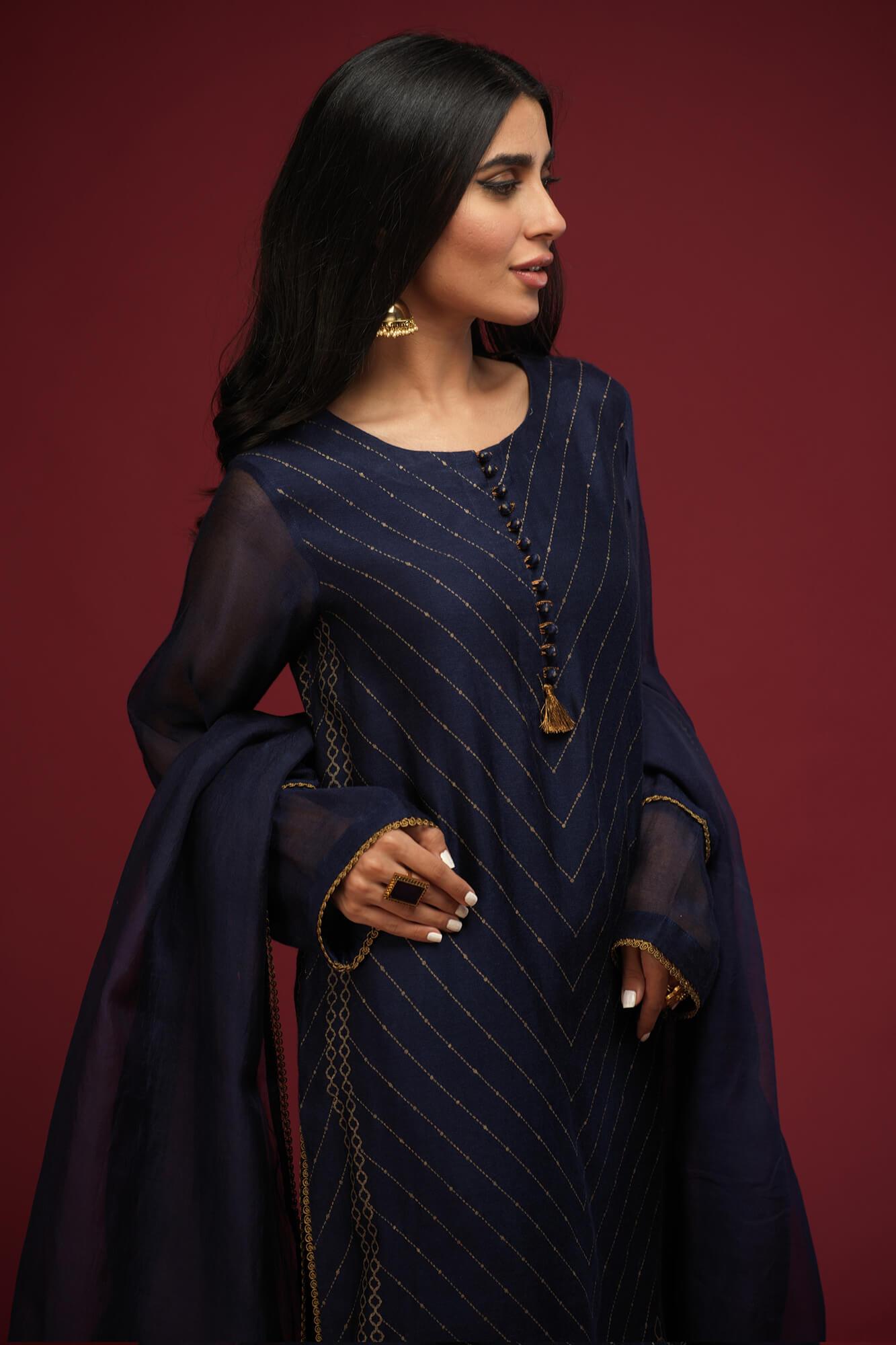 Pakistani Navy Blue Screen-Printed Khaadi Net Salwar Kameez (3-Piece) - Image 5