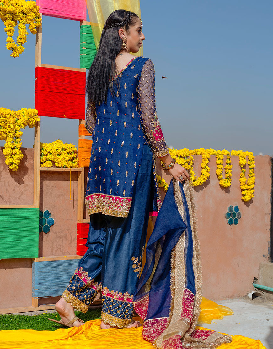 Pakistani Navy Blue Embroidered Organza Salwar Kameez (3-Piece) - Image 4