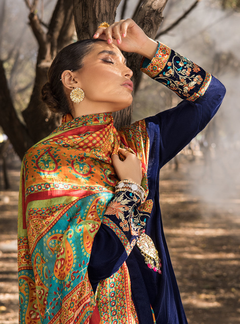 Pakistani Deep Navy Embroidered Velvet Salwar Kameez (3-Piece) - Image 8