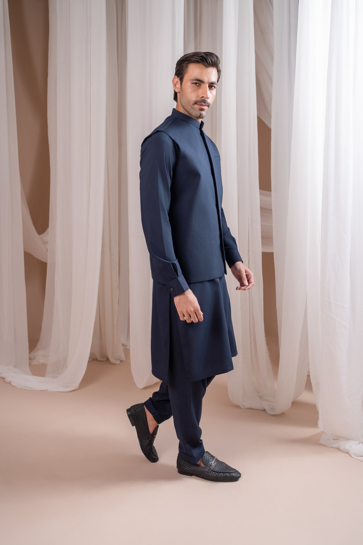 Navy Blue Luxury Blended Waistcoat Kurta (3-Piece) - Image 3
