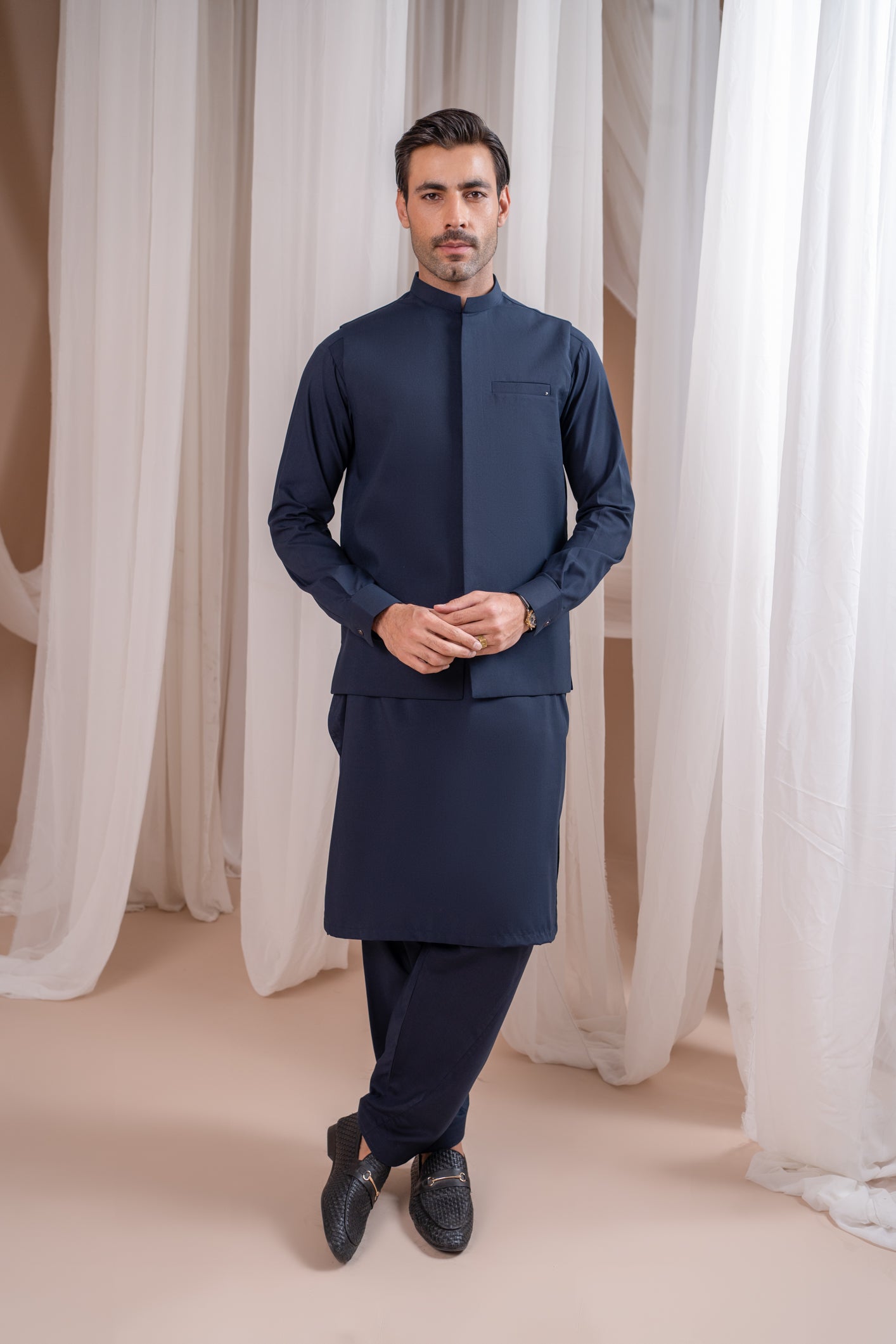 Navy Blue Blended Straight-Cut Waistcoat Kurta (3-Piece) - Image 3