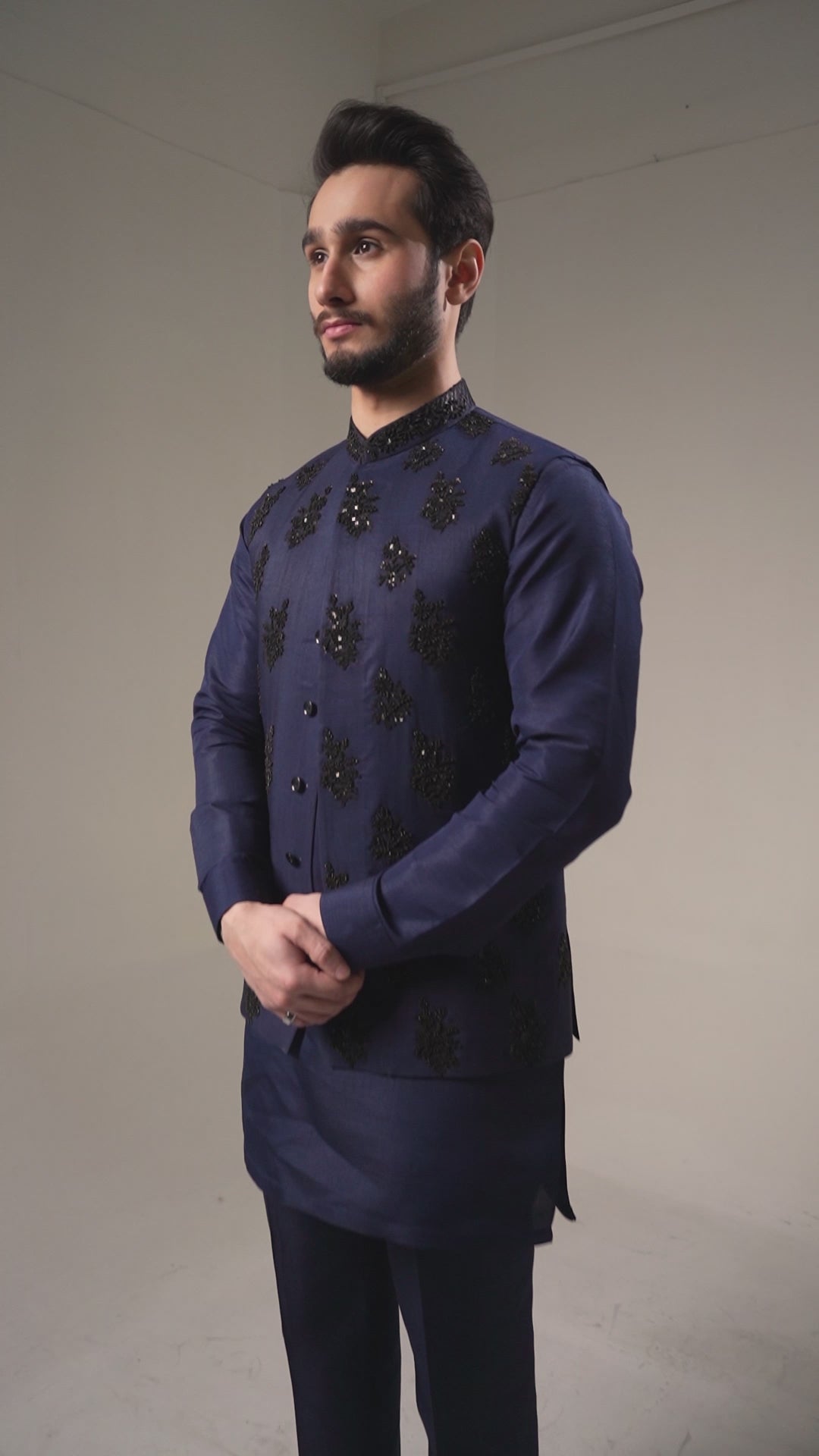 Navy Blue Embellished Silk-Blend Waistcoat Kurta (3-Piece) - Image 14