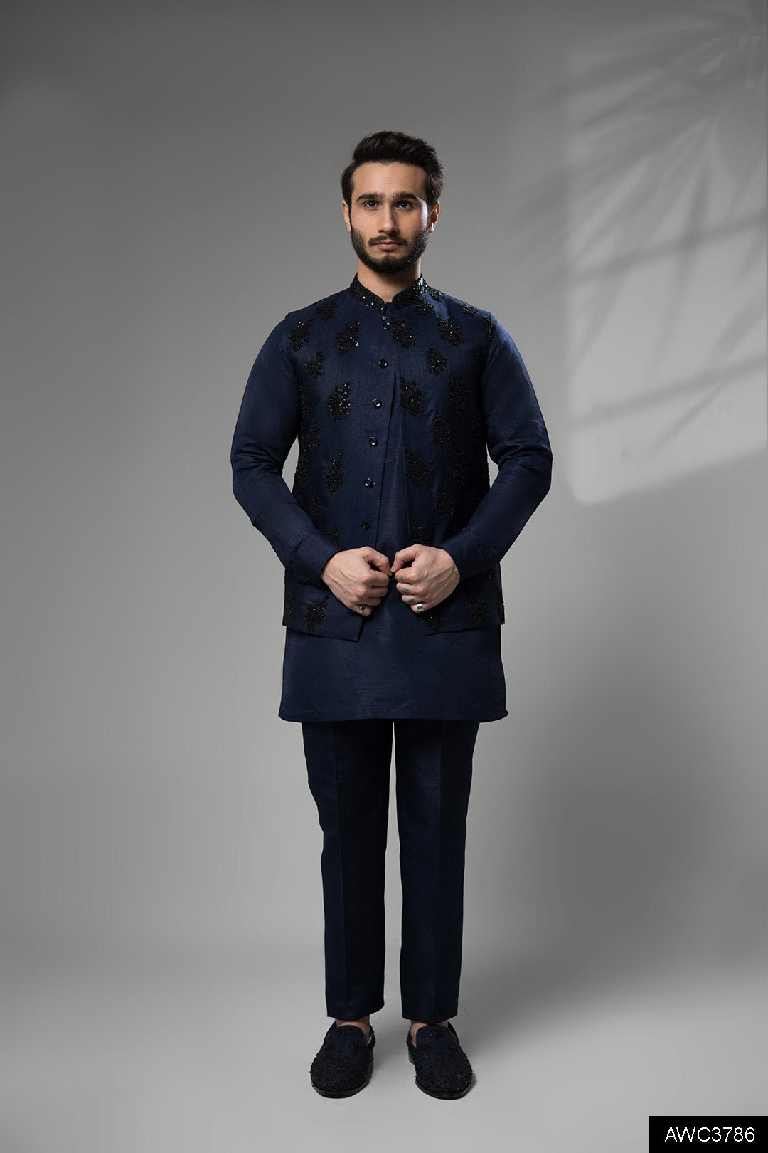 Navy Blue Embellished Silk-Blend Waistcoat Kurta (3-Piece) - Image 5