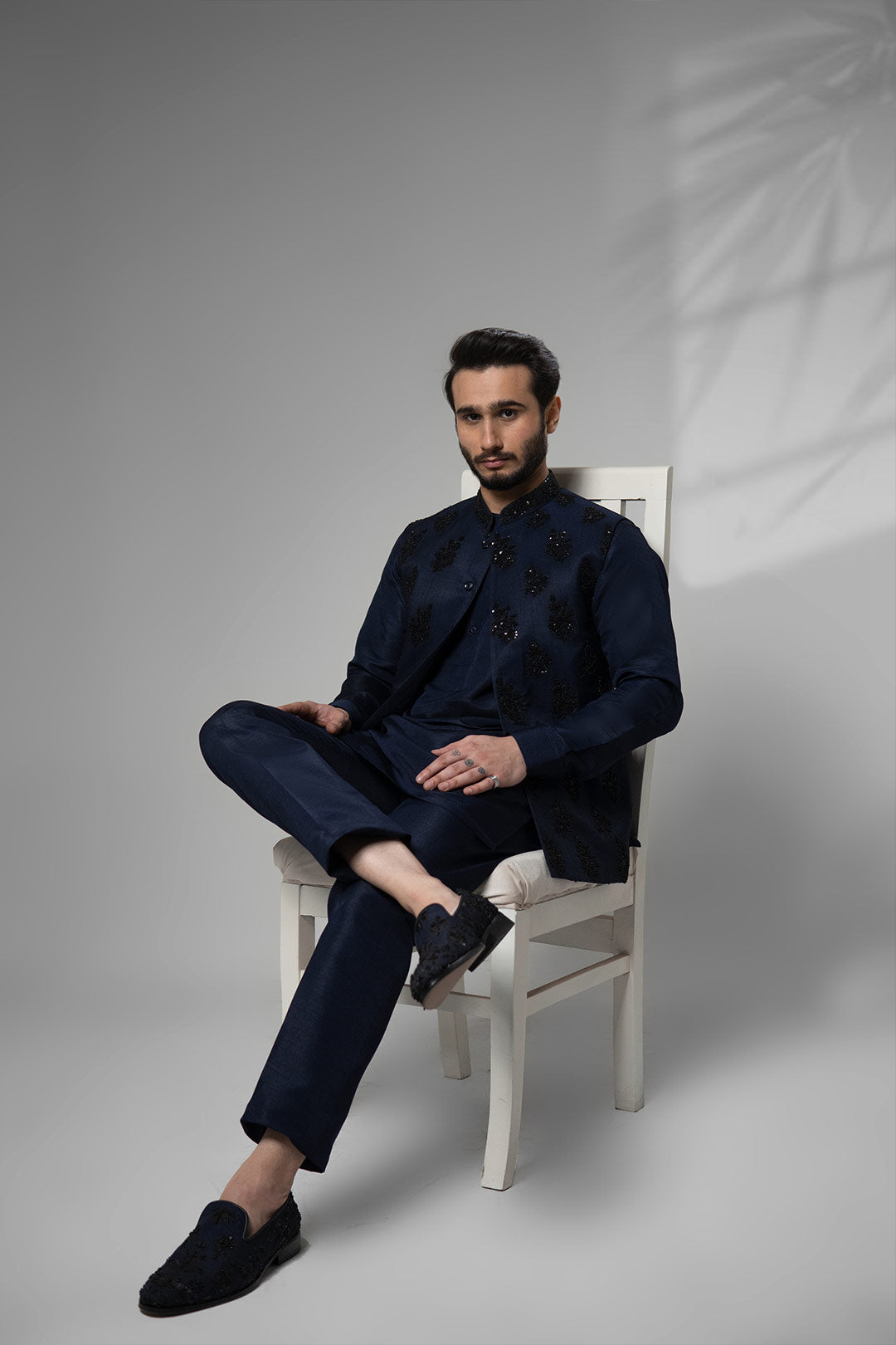 Navy Blue Embellished Silk-Blend Waistcoat Kurta (3-Piece) - Image 6