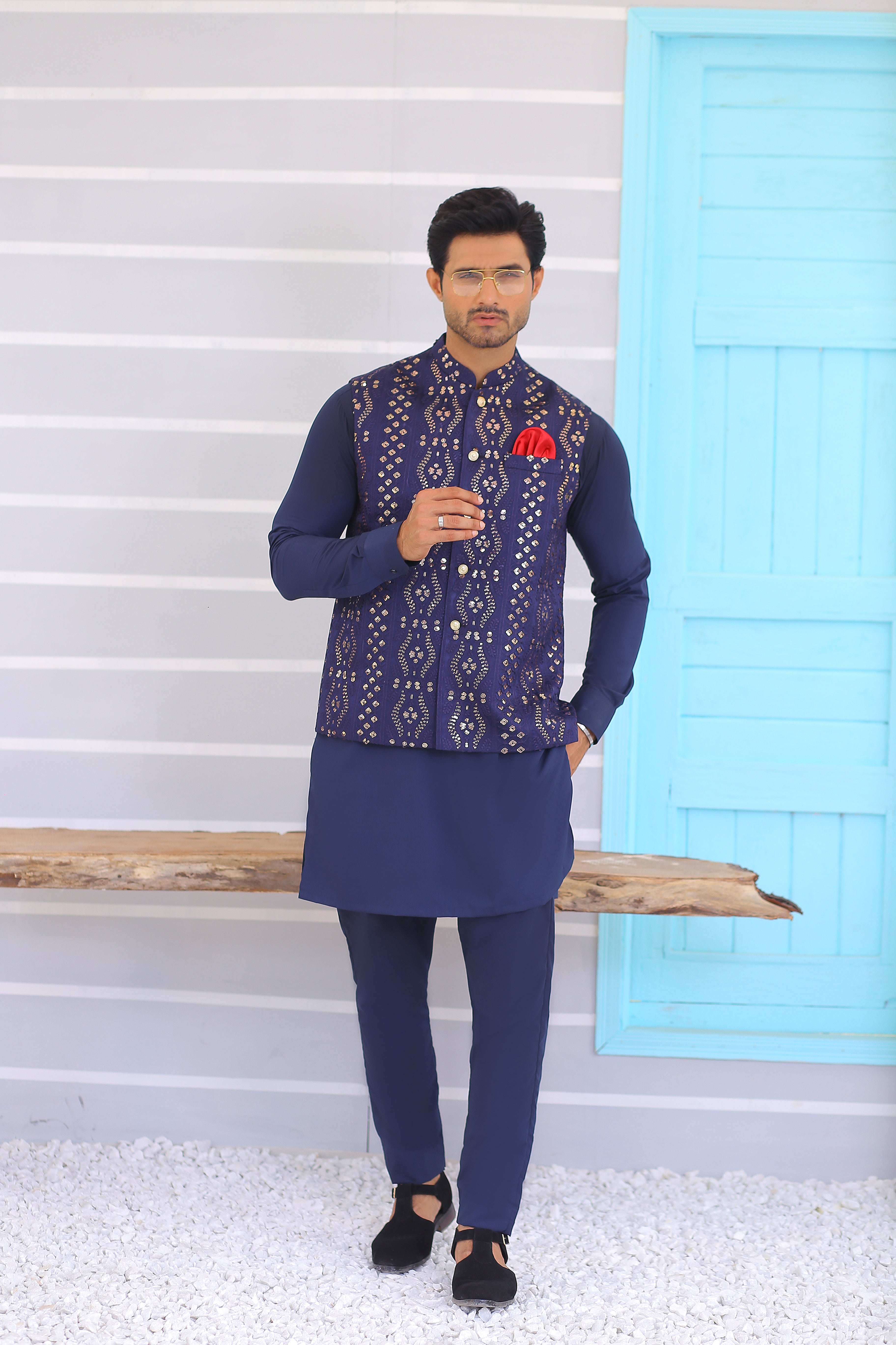 Navy Blue Embroidered Silk-Blend Waistcoat Kurta (3-Piece) - Image 3