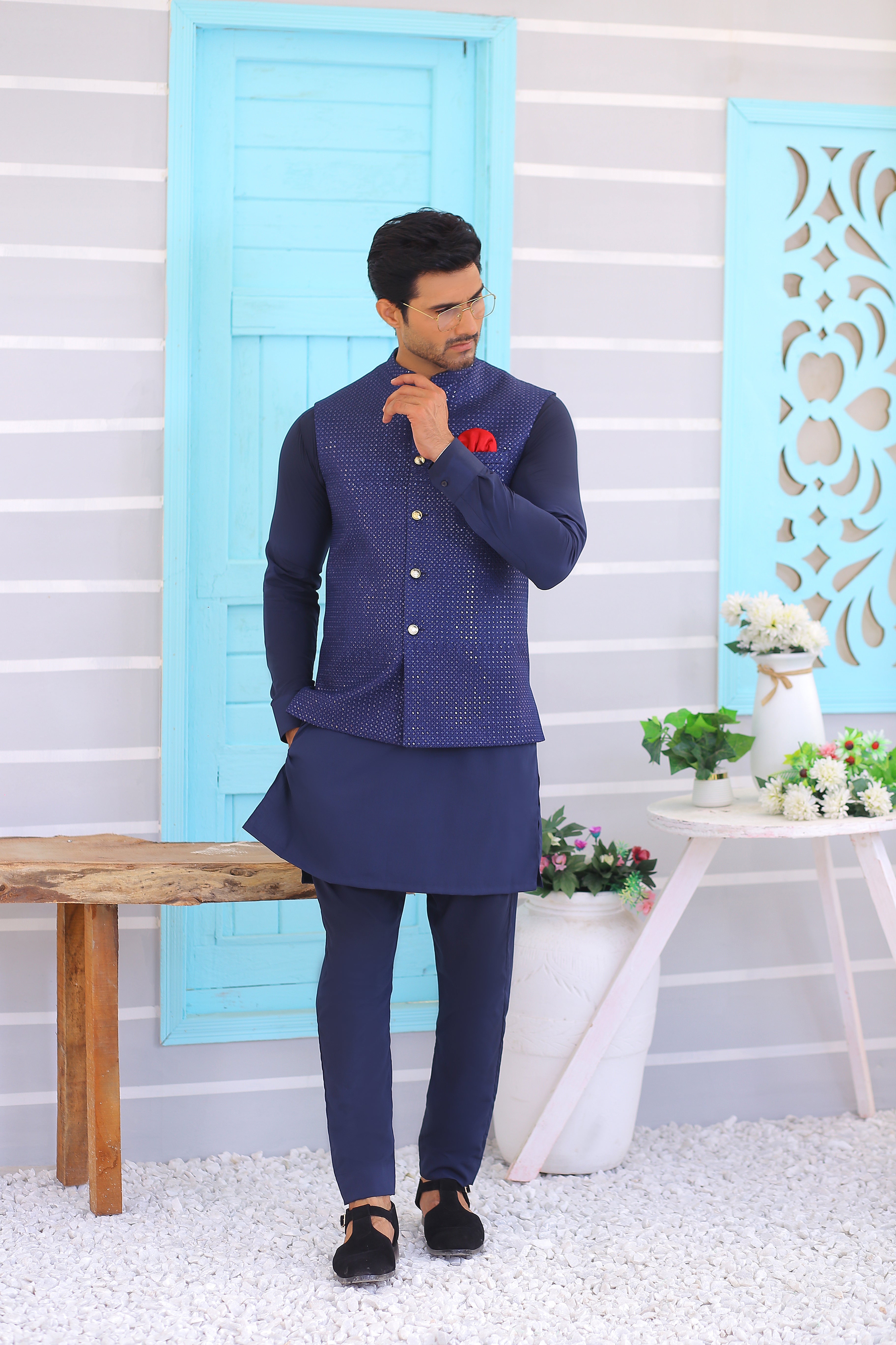 Navy Blue Textured Silk-Blend Waistcoat Kurta (3-Piece) - Image 4