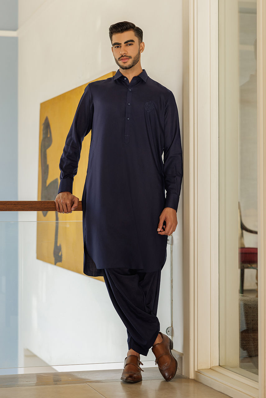 Navy Blue Thread Work Suiting Waistcoat (3-Piece) - Image 2