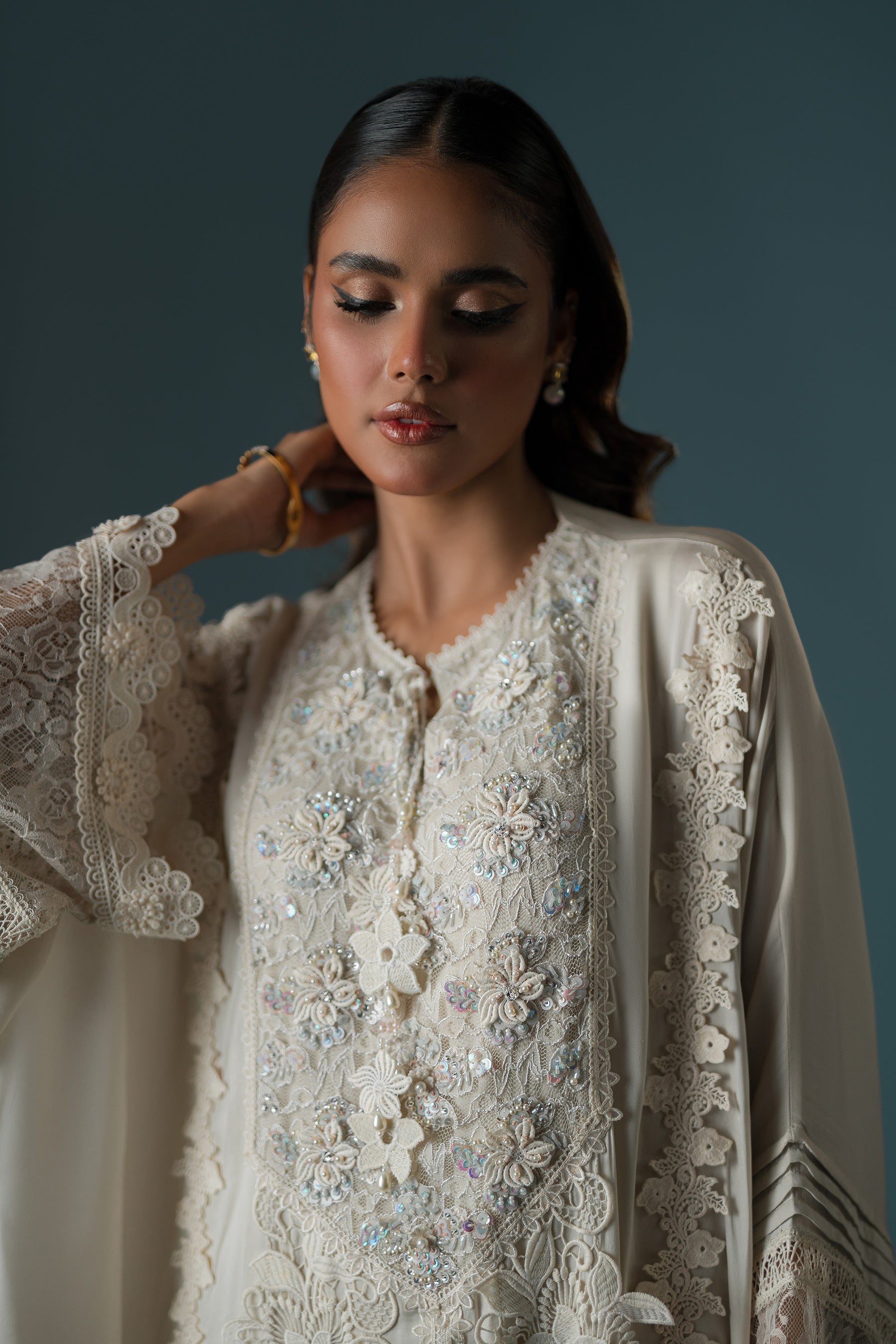 Nude Stone Lace Embellished Crepe Silk Kaftan (3-Piece) - Image 3