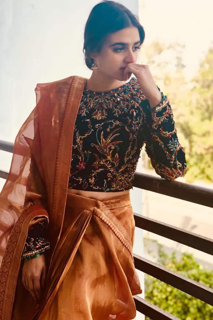 Pakistani Royal Blue Embroidered Velvet Blouse & Orange Tissue Saree (2-Piece) - Image 3