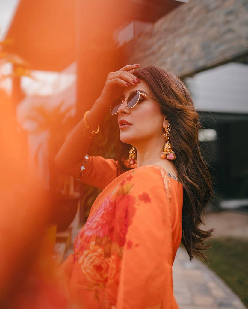 Pakistani Orange Floral Organza Saree with Silk Blouse (2-Piece) - Image 5