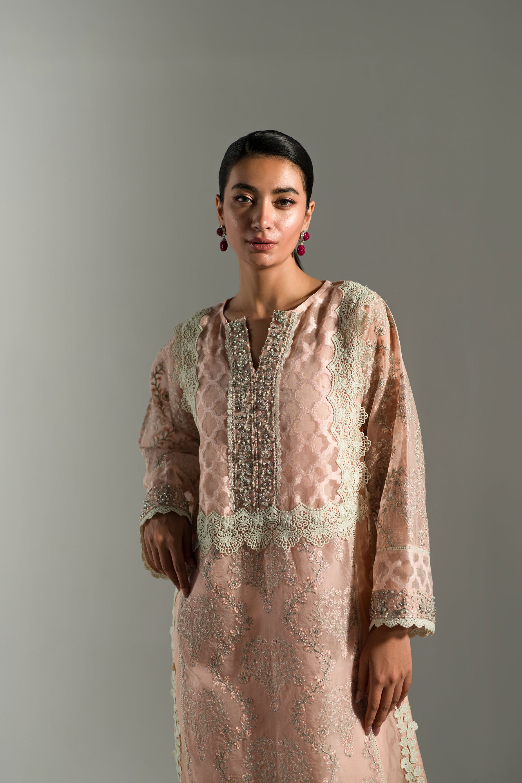 Pastel Peach Embellished Organza Kurta Set (4-Piece) - Image 4