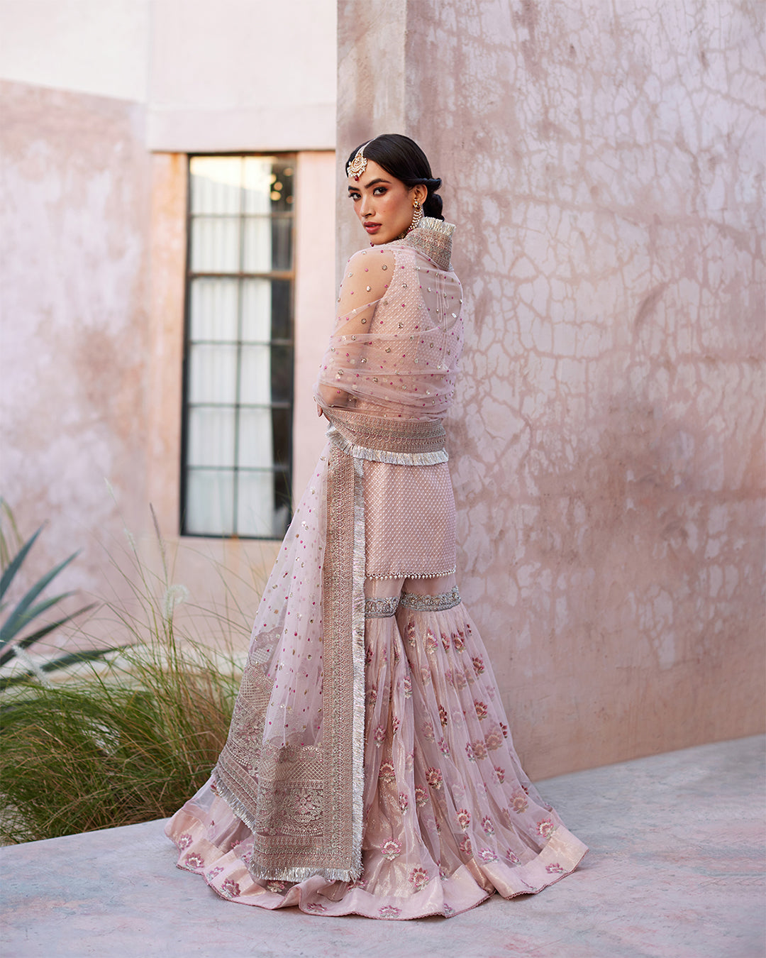 Powder Pink Naqshi Tilla Chiffon Net Gharara (3-Piece) - Image 3