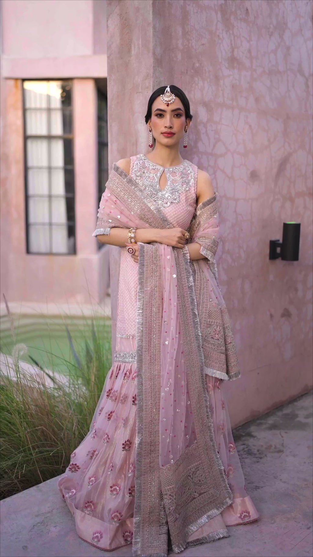 Powder Pink Naqshi Tilla Chiffon Net Gharara (3-Piece) - Image 6