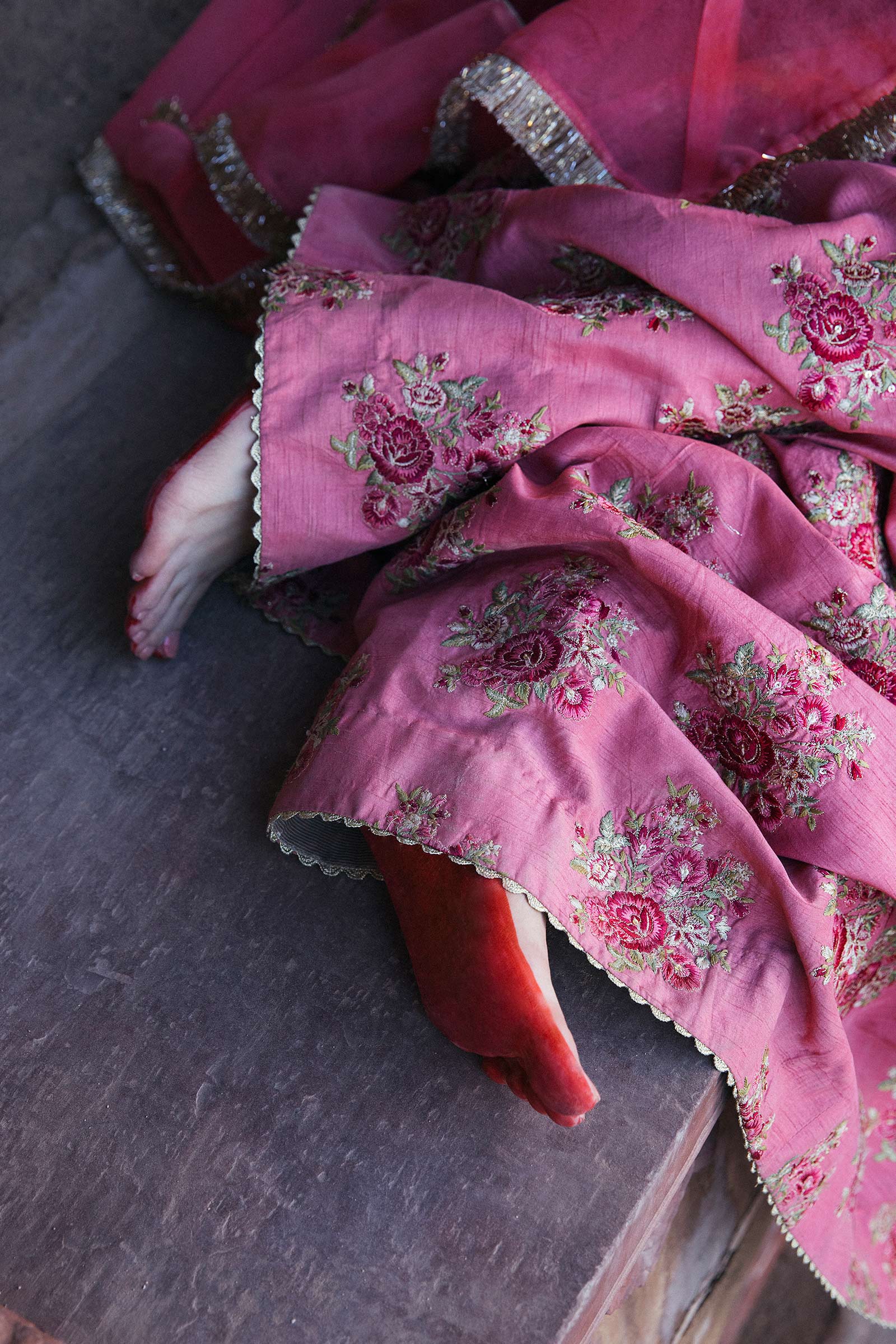 Pakistani Rose Pink Embroidered Organza Kurta & Raw Silk Gharara (3-Piece) - Image 5