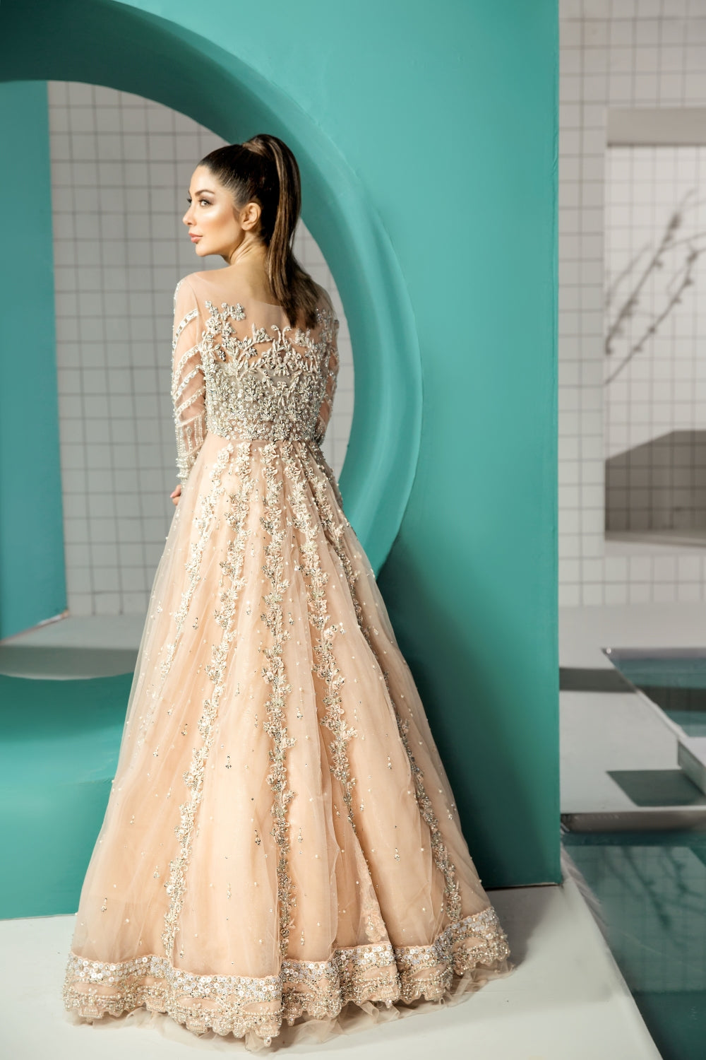 Peach Embellished Net Floor-Length Gown (1-Pc) - Image 4